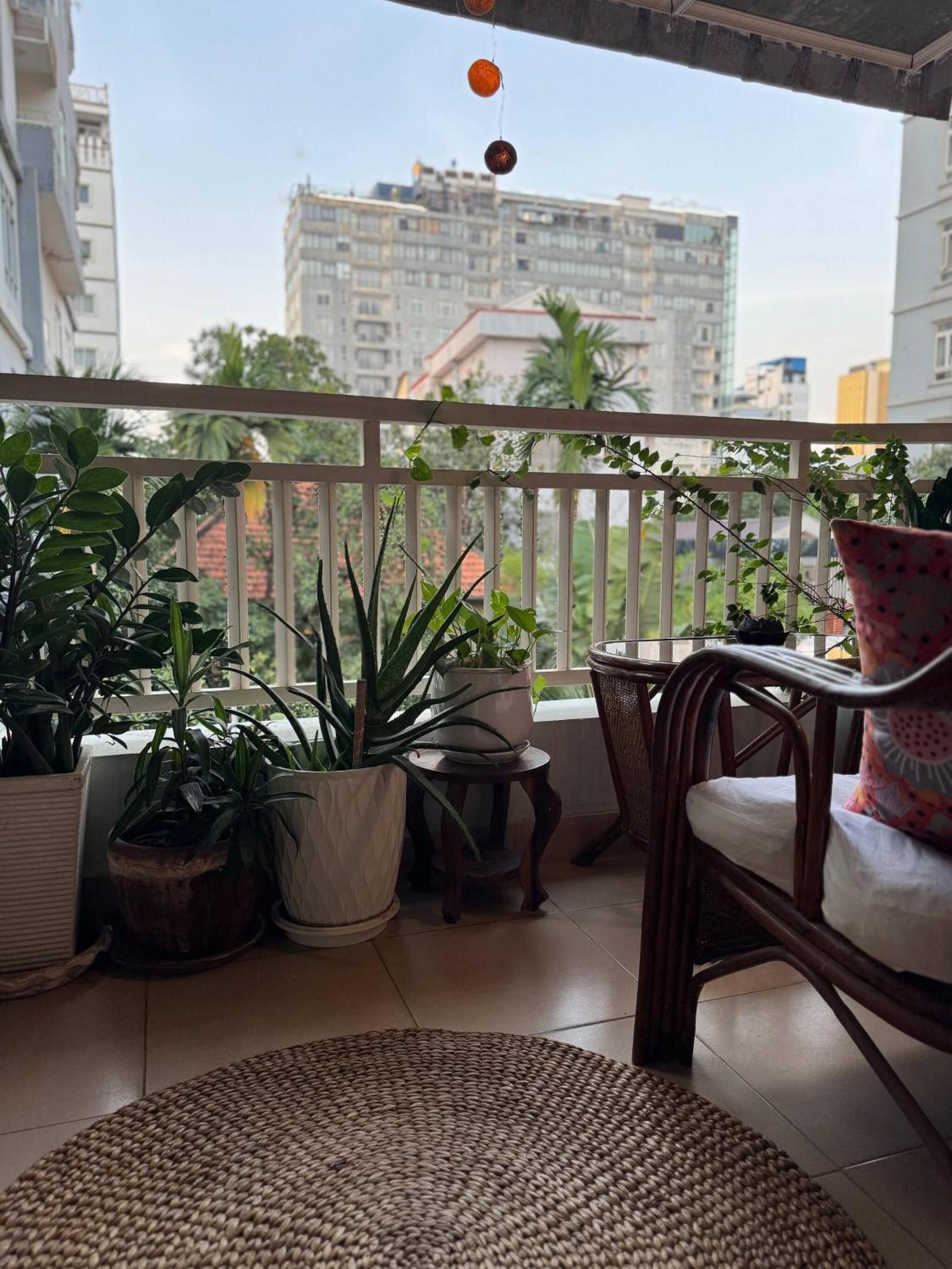 Cozy 1990s Khmer Style Flat in Heart of Tonle Bassac