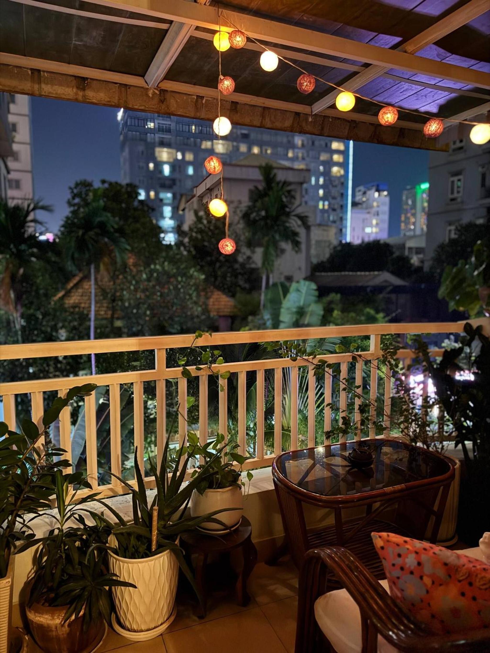 Cozy 1990s Khmer Style Flat in Heart of Tonle Bassac