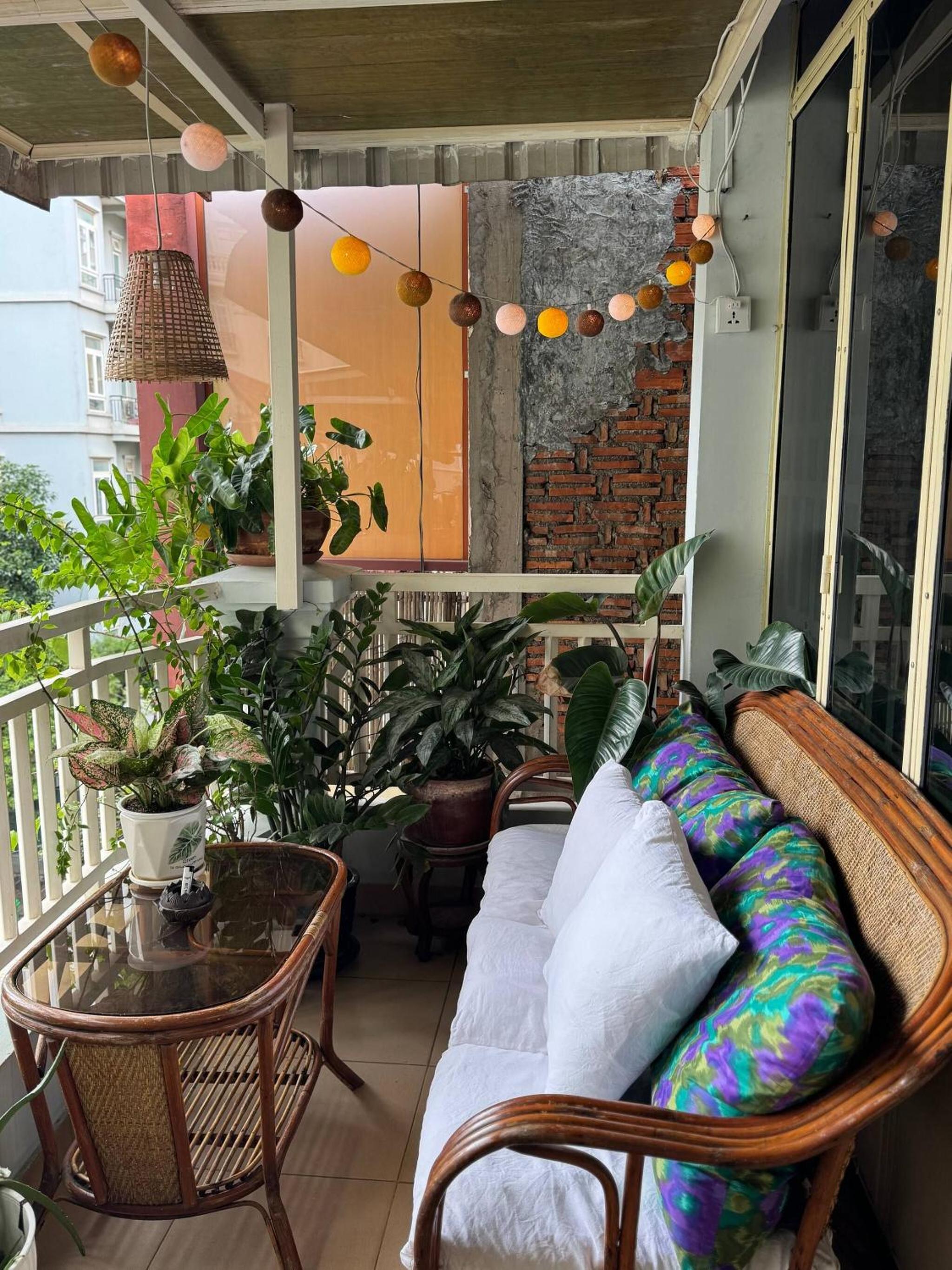 Cozy 1990s Khmer Style Flat in Heart of Tonle Bassac
