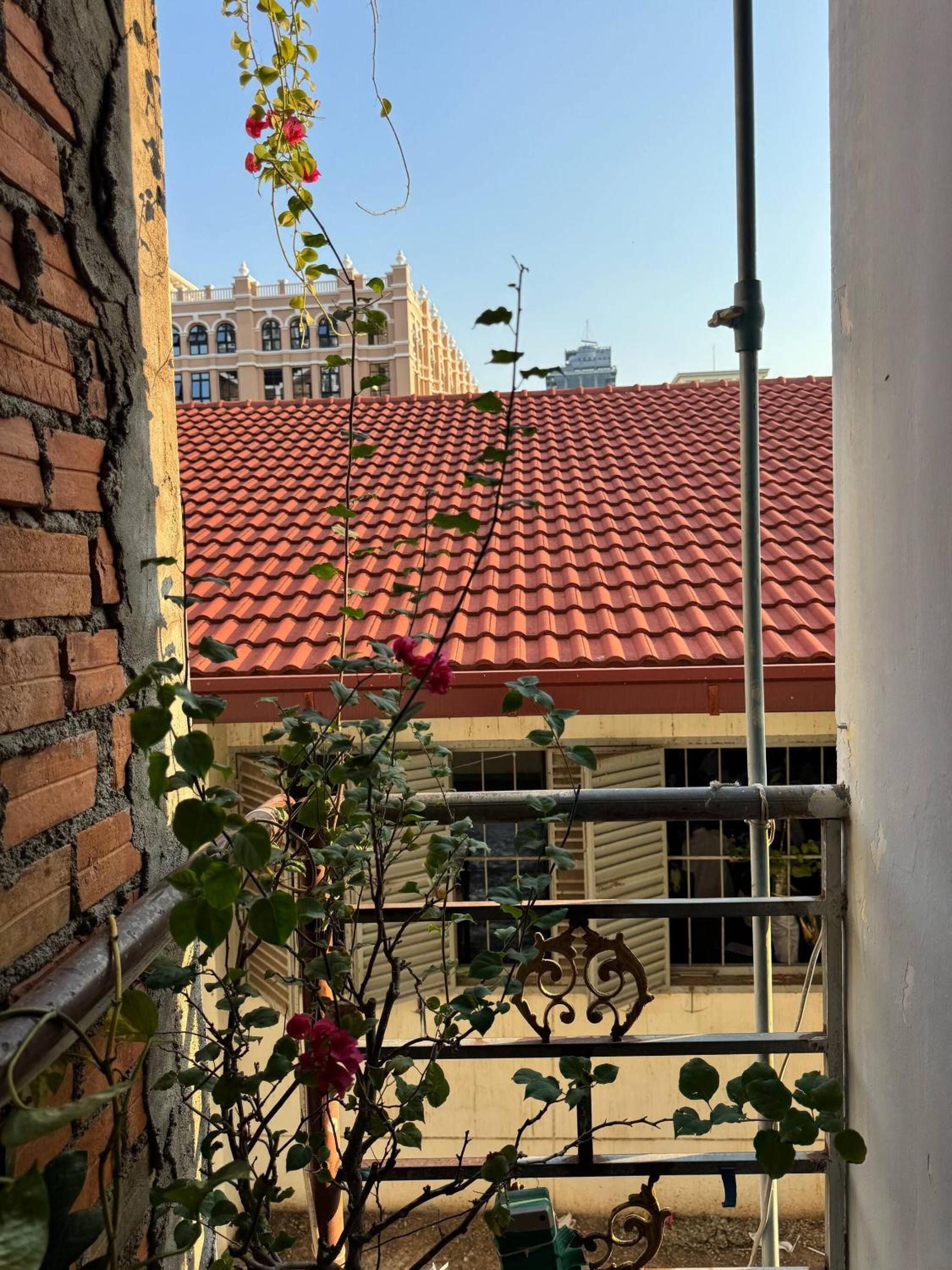 Cozy 1990s Khmer Style Flat in Heart of Tonle Bassac