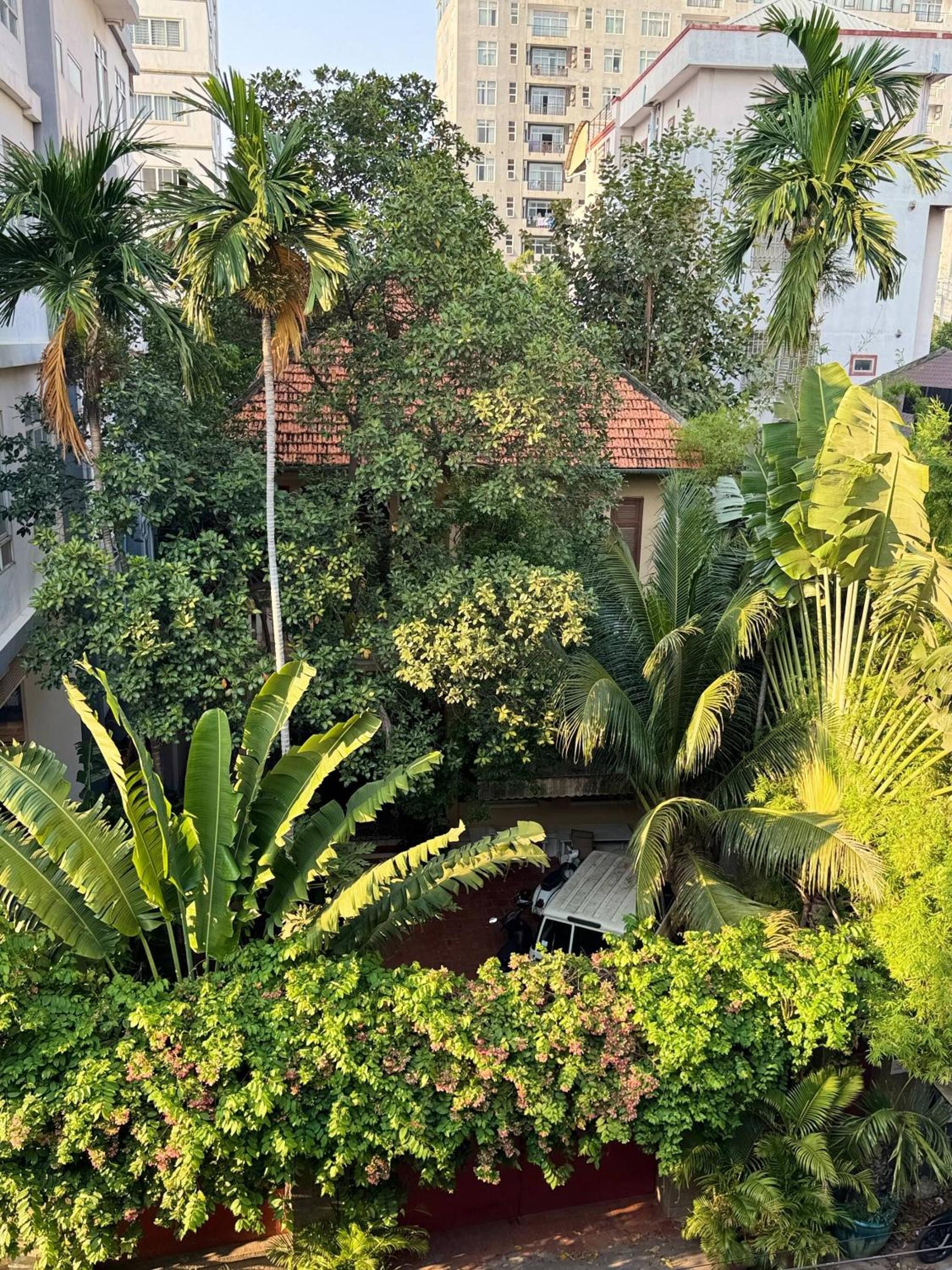 Cozy 1990s Khmer Style Flat in Heart of Tonle Bassac