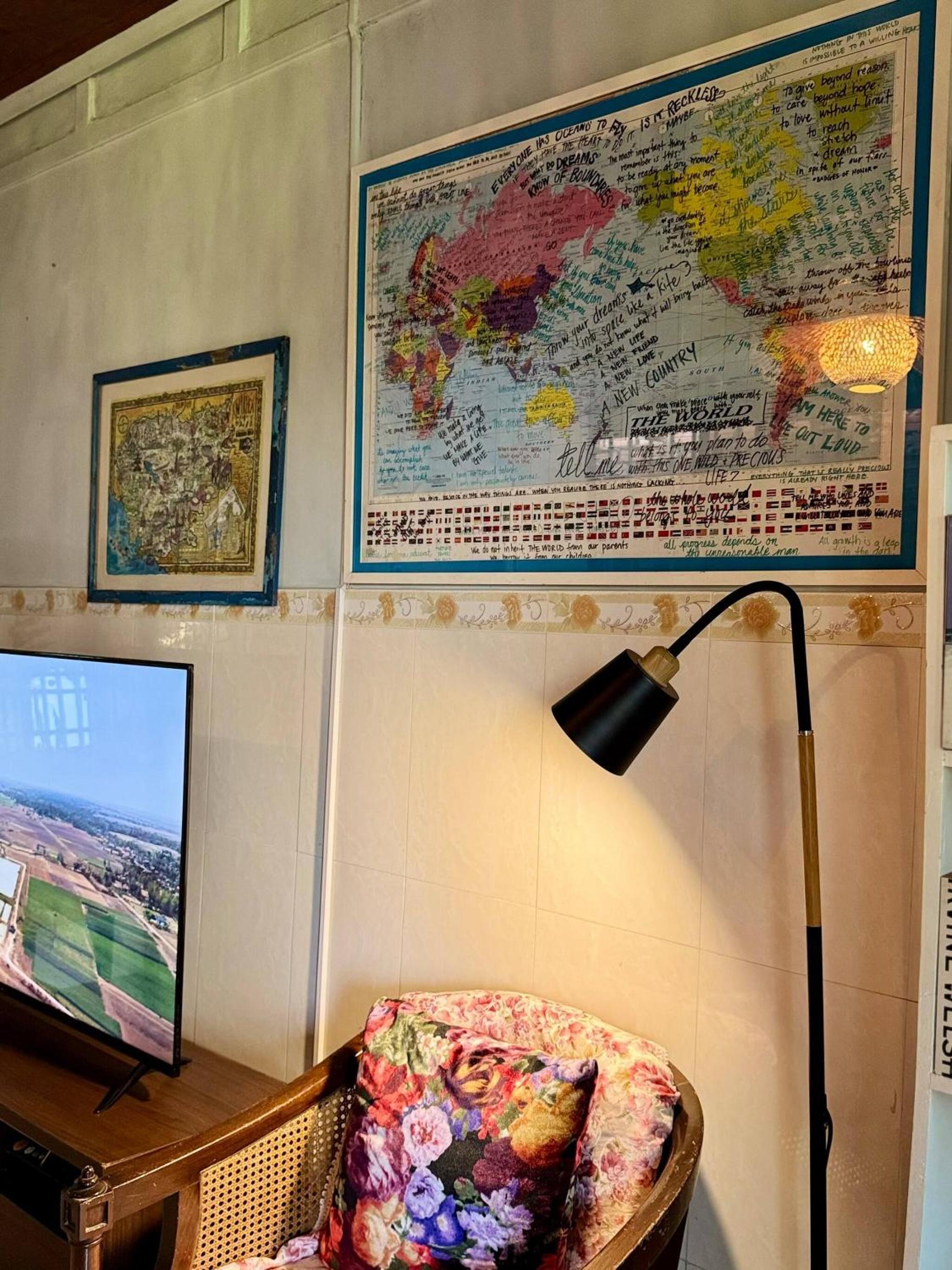 Cozy 1990s Khmer Style Flat in Heart of Tonle Bassac