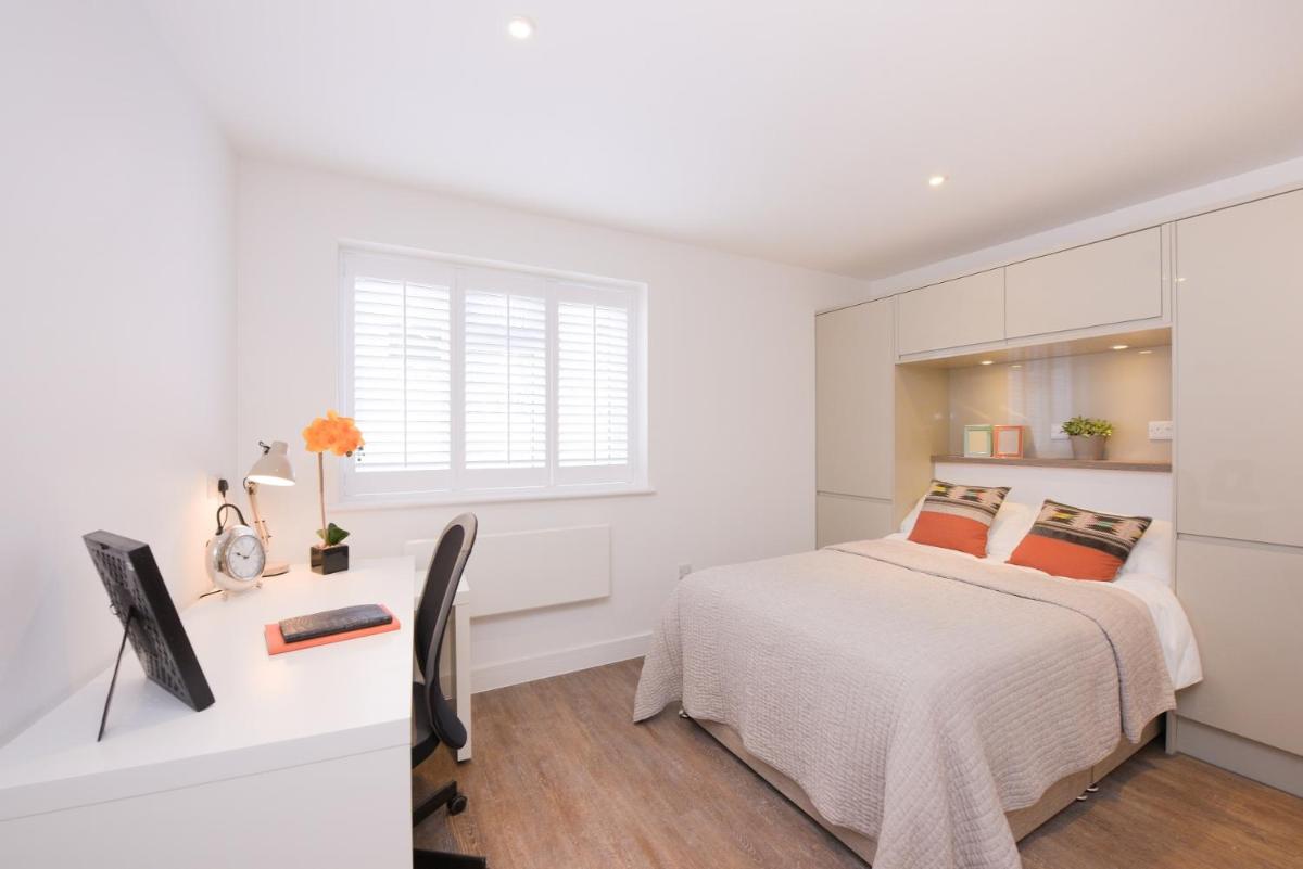 Town or Country - Canute Studio
