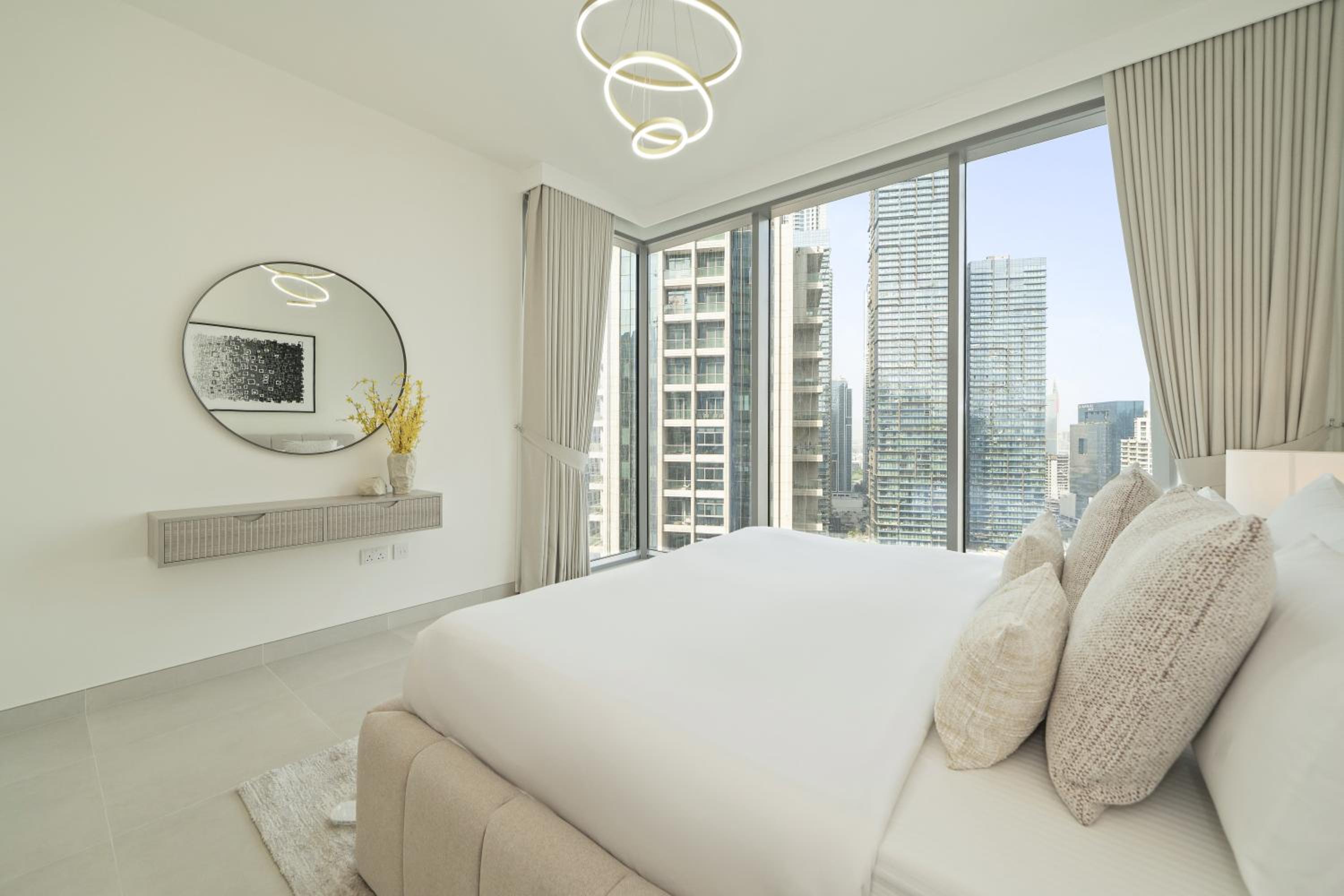 Luxury 1BR LIV Marina Modern with Marina View