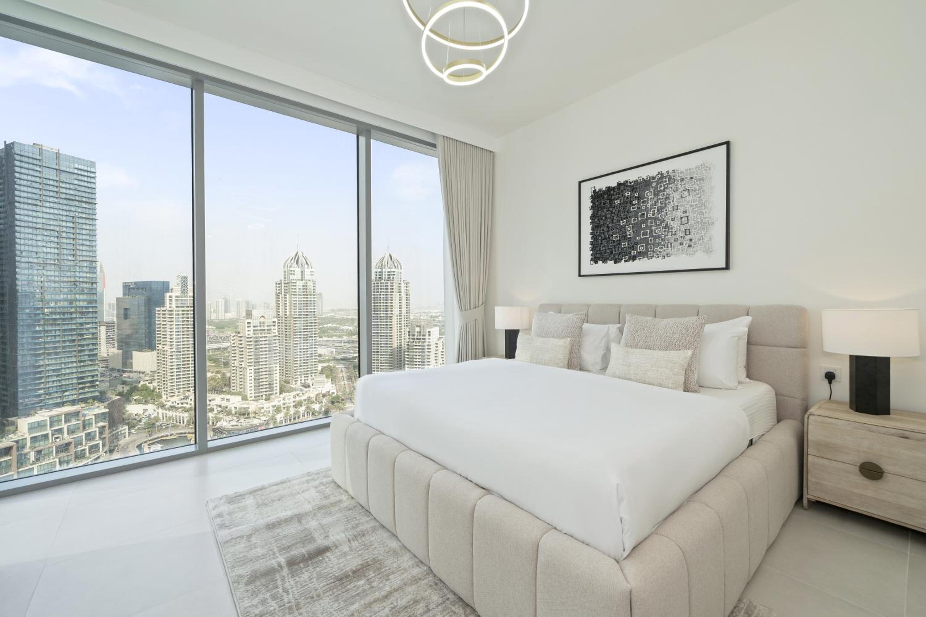 Luxury 1BR LIV Marina Modern with Marina View