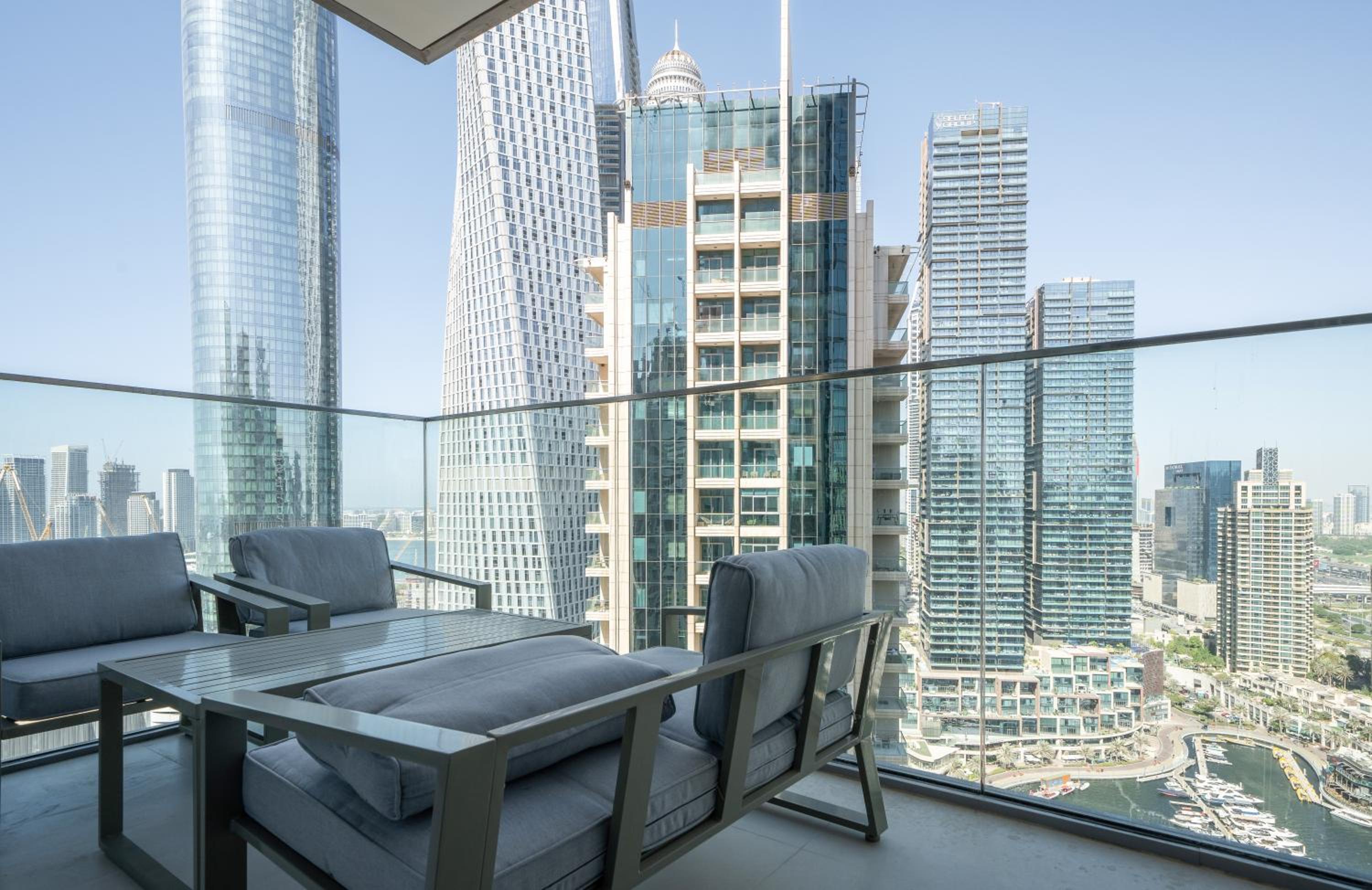 Luxury 1BR LIV Marina Modern with Marina View