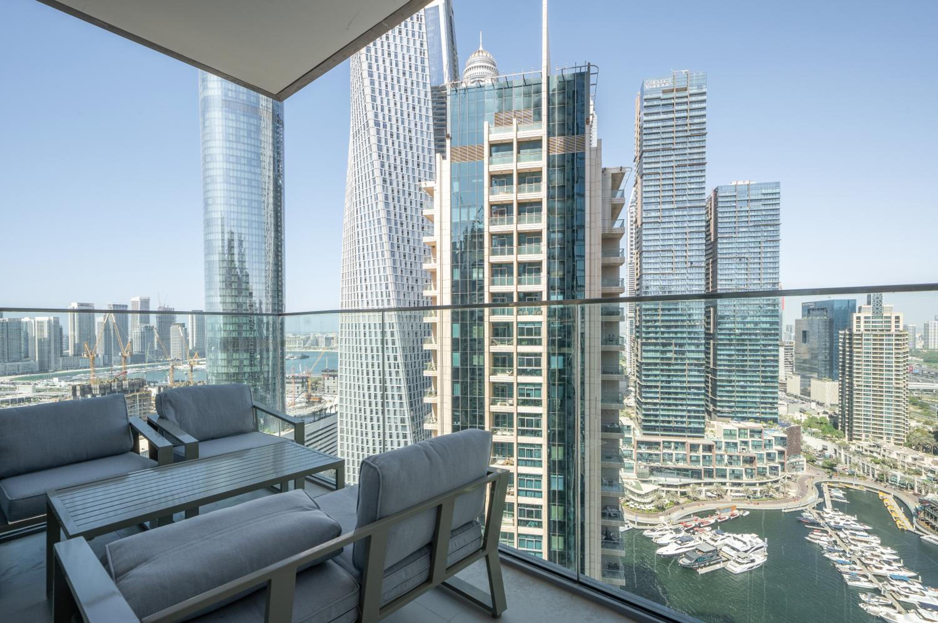 Luxury 1BR LIV Marina Modern with Marina View