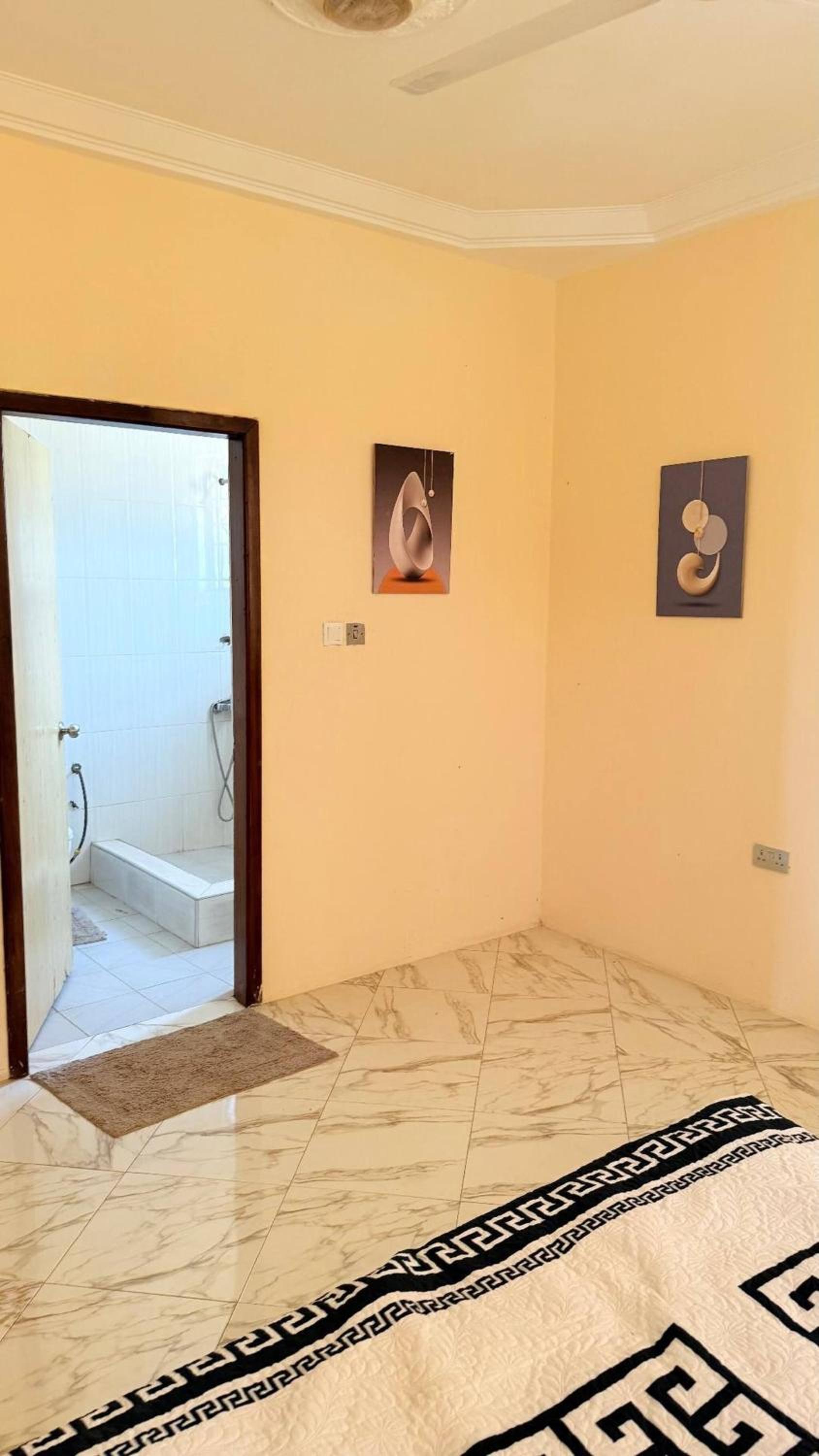 Entire First Floor with 3 en-suite bedrooms