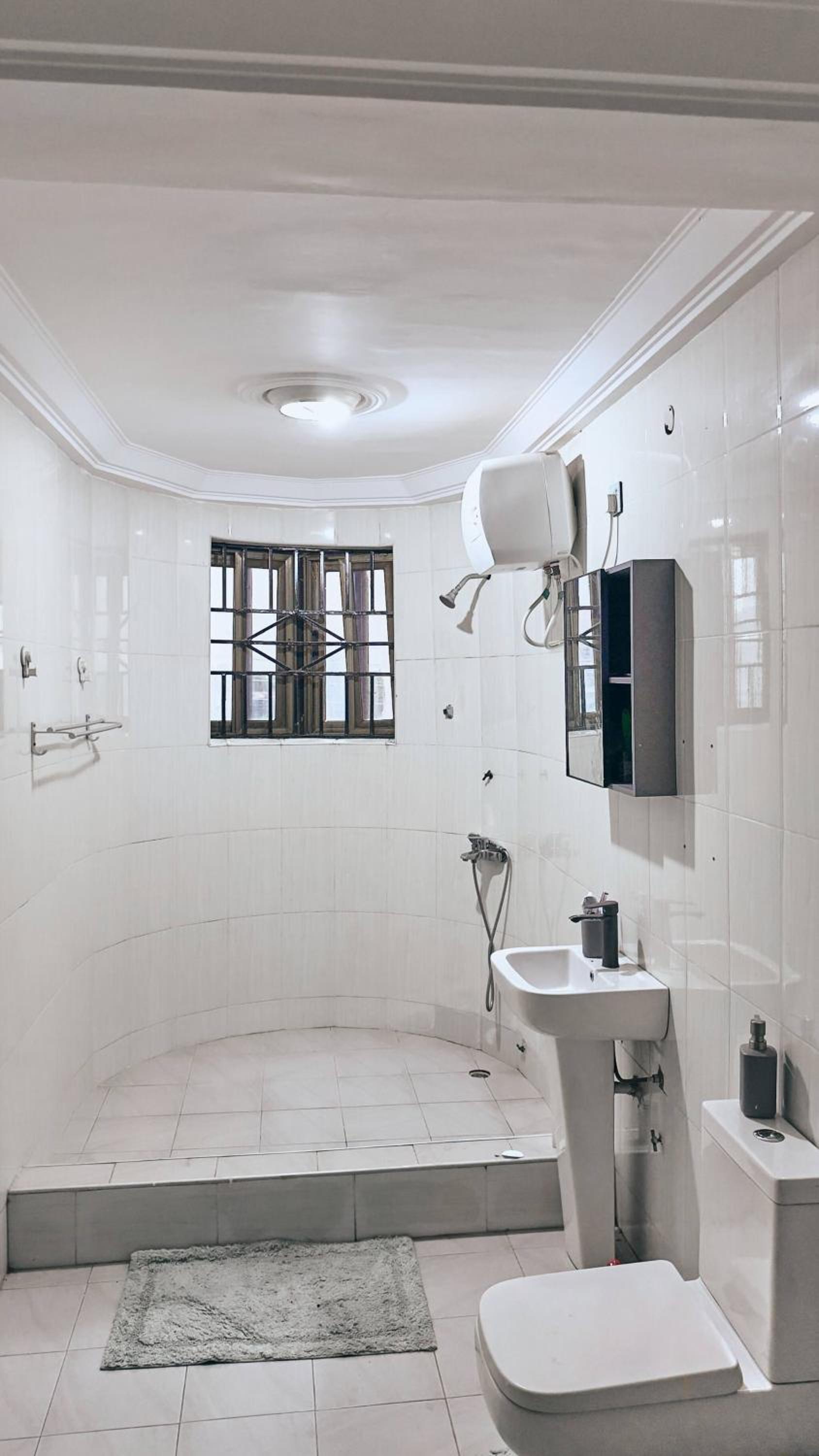 Entire First Floor with 3 en-suite bedrooms