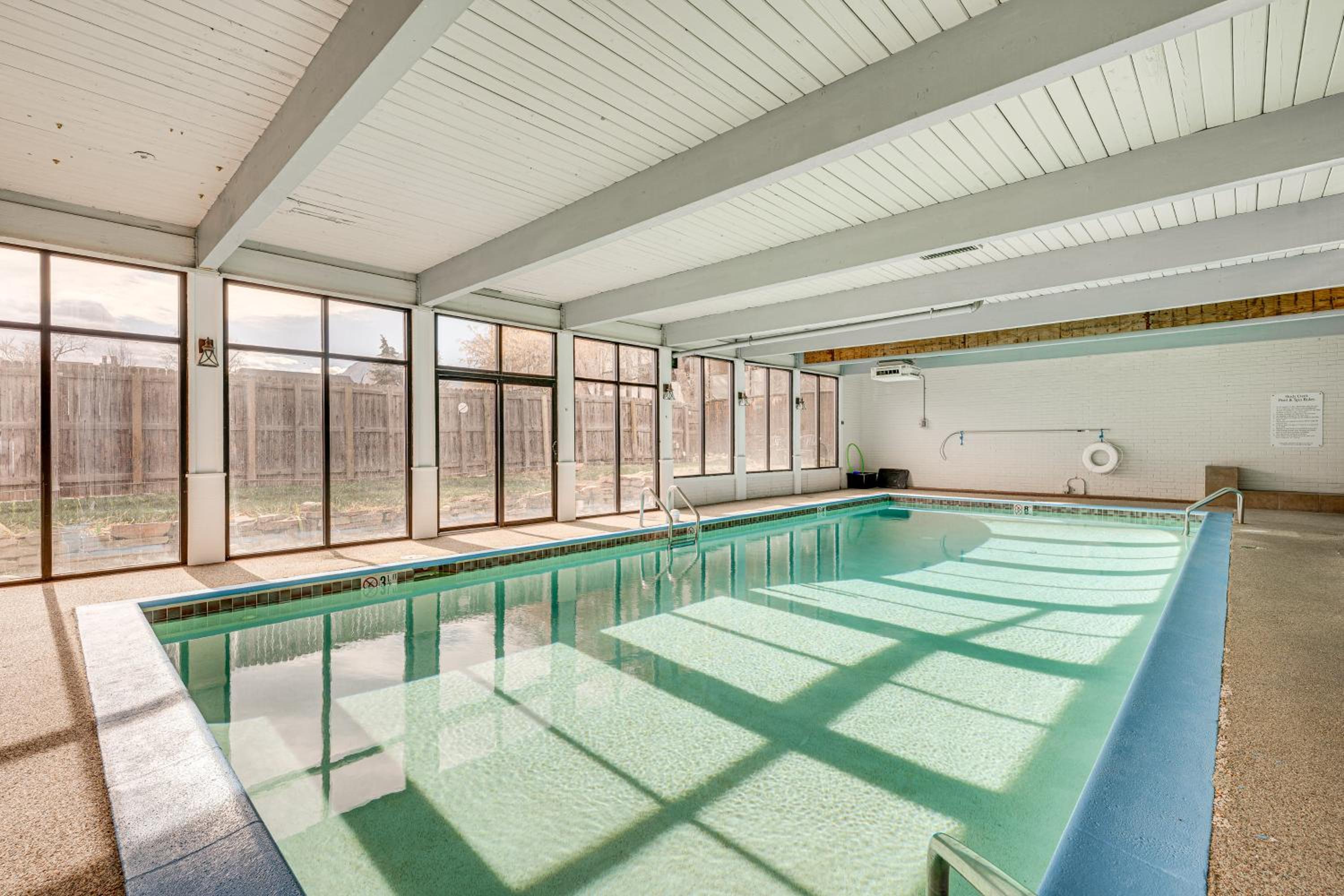 1 Mi to CU Boulder! Walkable Condo with Indoor Pool