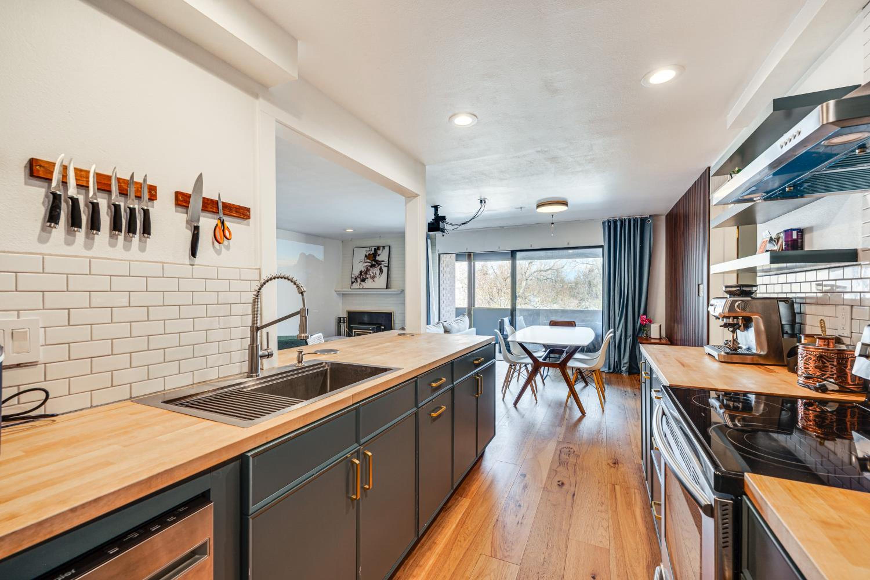 1 Mi to CU Boulder! Walkable Condo with Indoor Pool