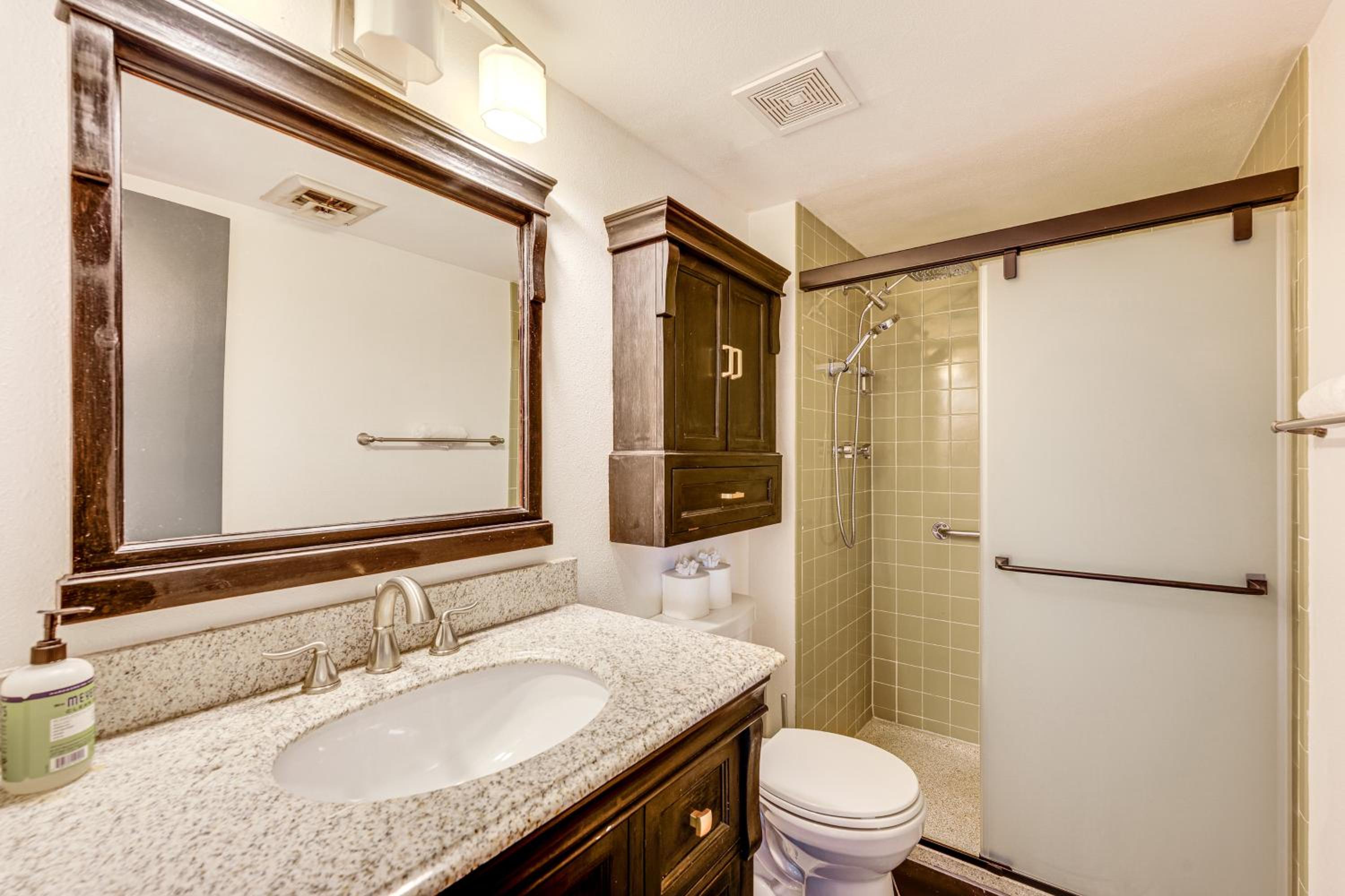 1 Mi to CU Boulder! Walkable Condo with Indoor Pool