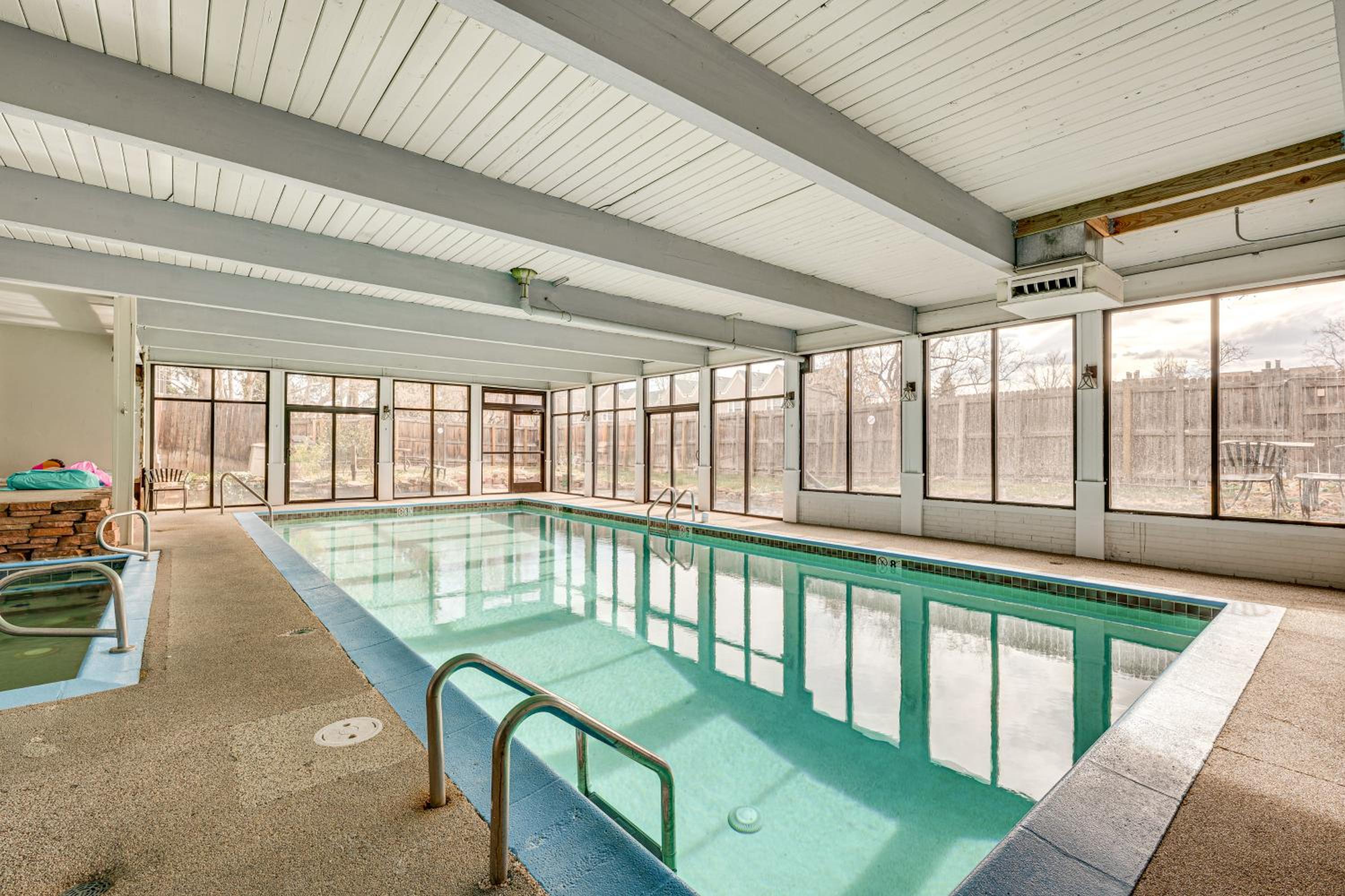 1 Mi to CU Boulder! Walkable Condo with Indoor Pool