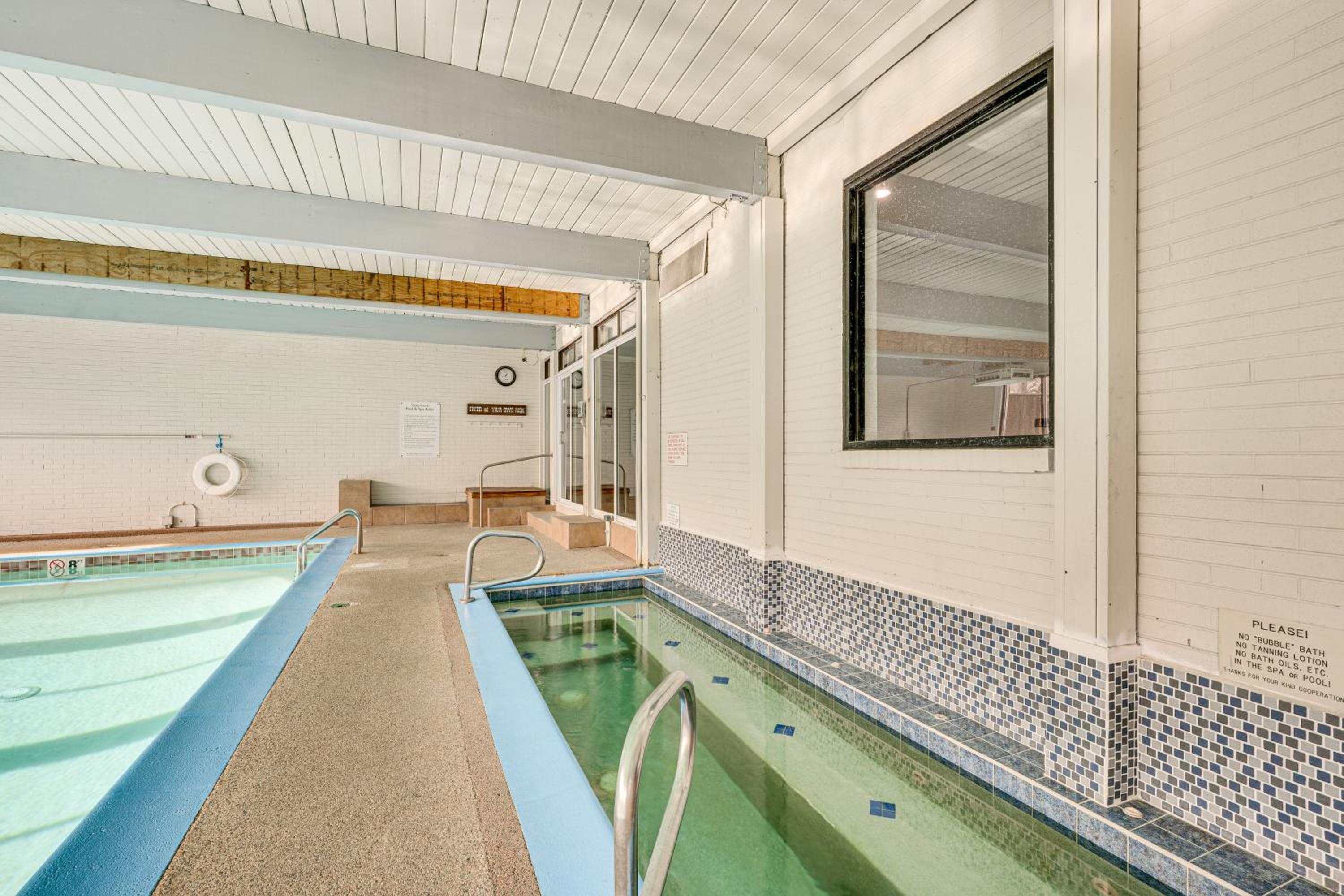1 Mi to CU Boulder! Walkable Condo with Indoor Pool