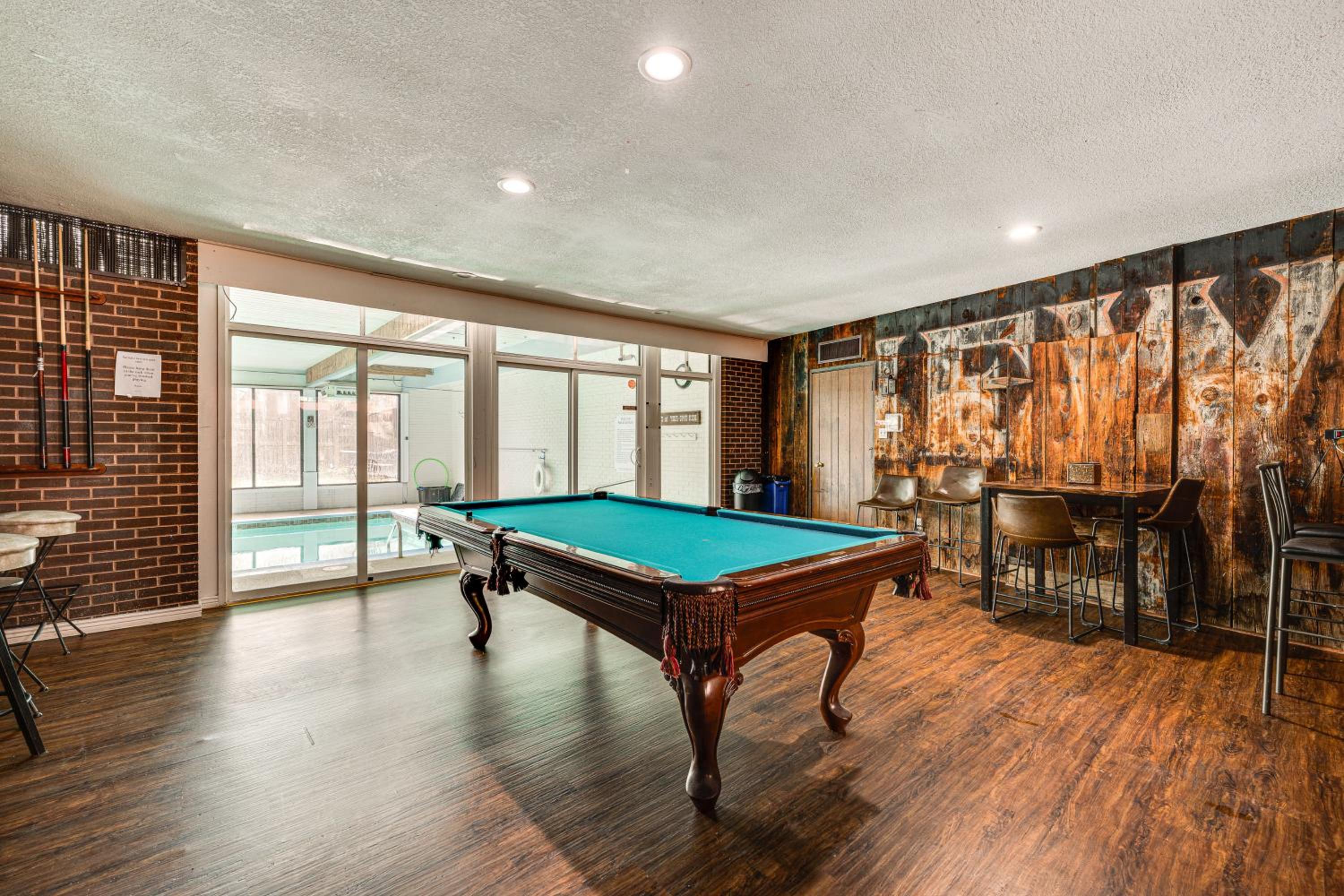 1 Mi to CU Boulder! Walkable Condo with Indoor Pool