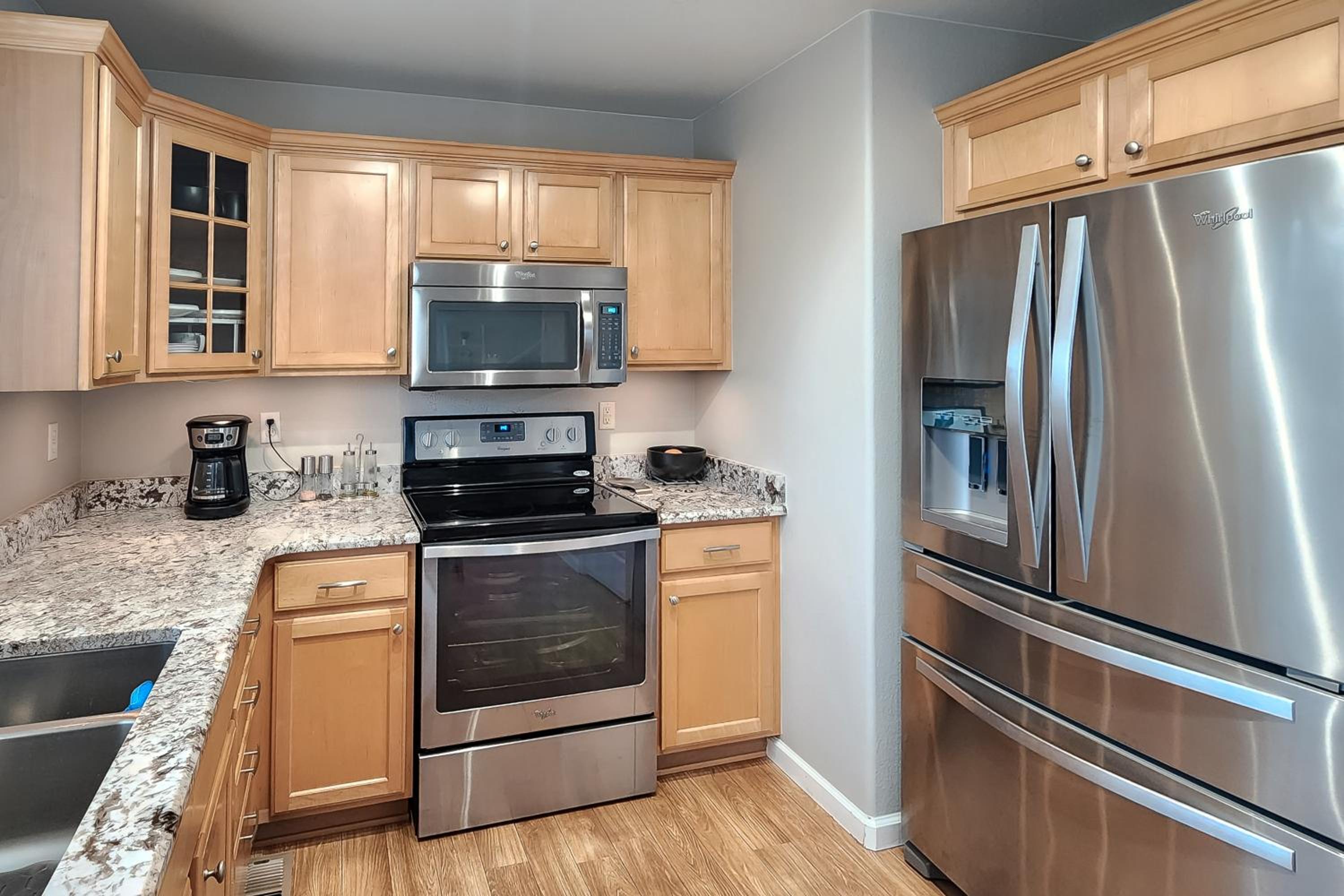 Littleton Home with Deck - 24 Mi to Denver!