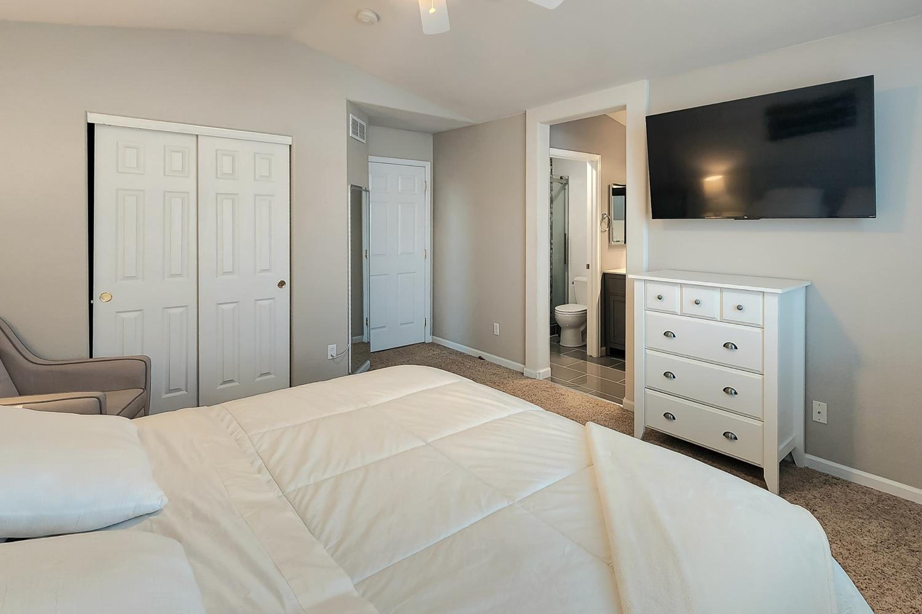 Littleton Home with Deck - 24 Mi to Denver!