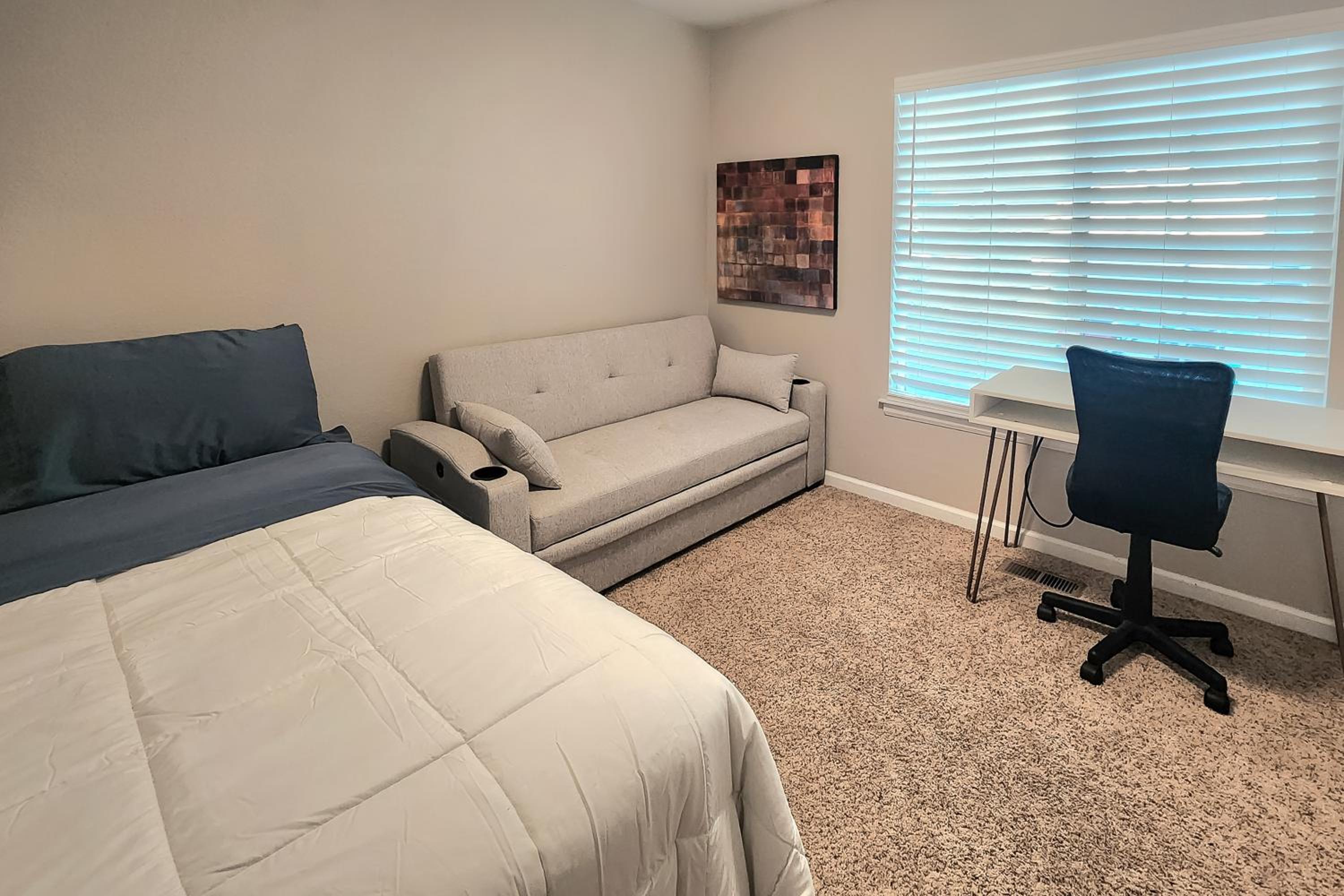 Littleton Home with Deck - 24 Mi to Denver!