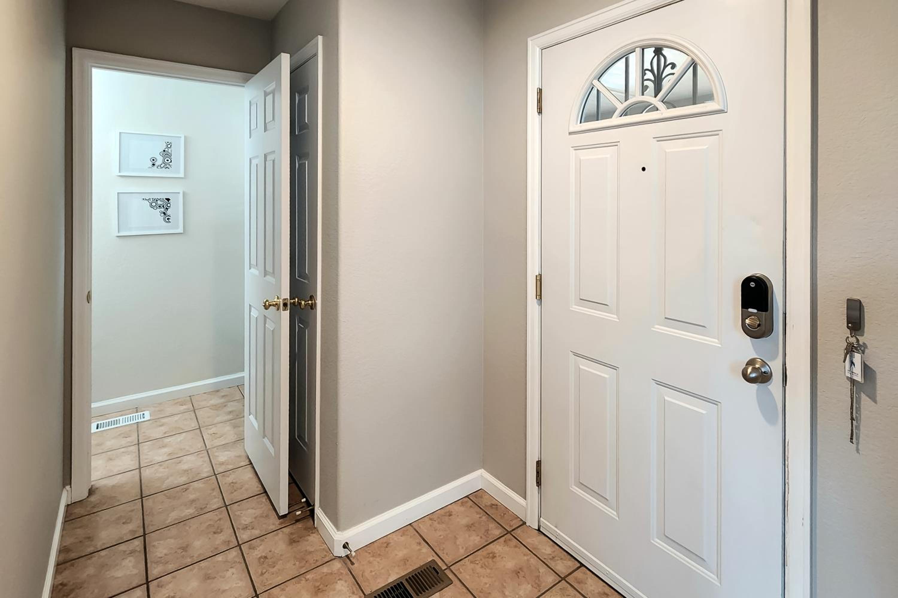 Littleton Home with Deck - 24 Mi to Denver!