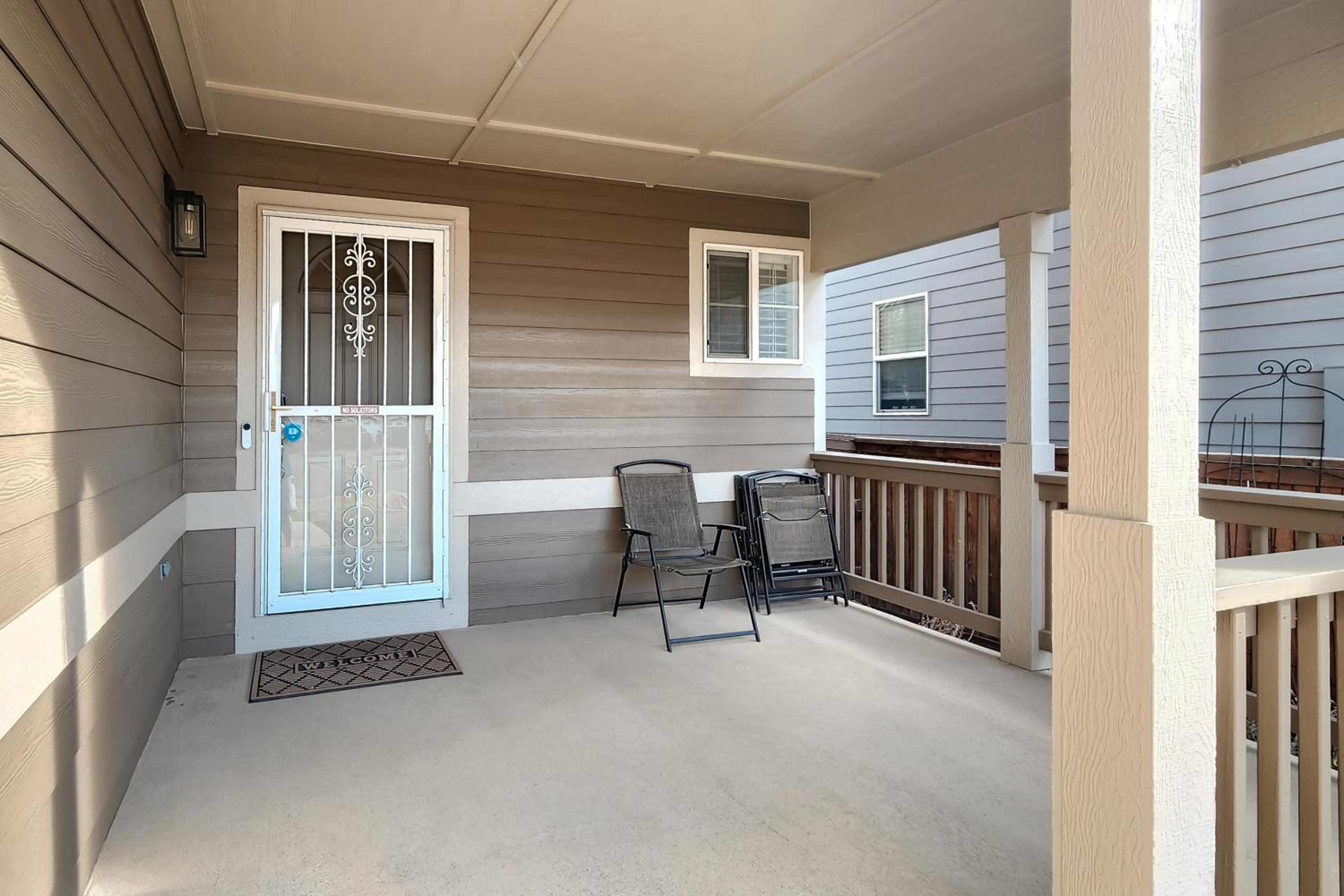 Littleton Home with Deck - 24 Mi to Denver!