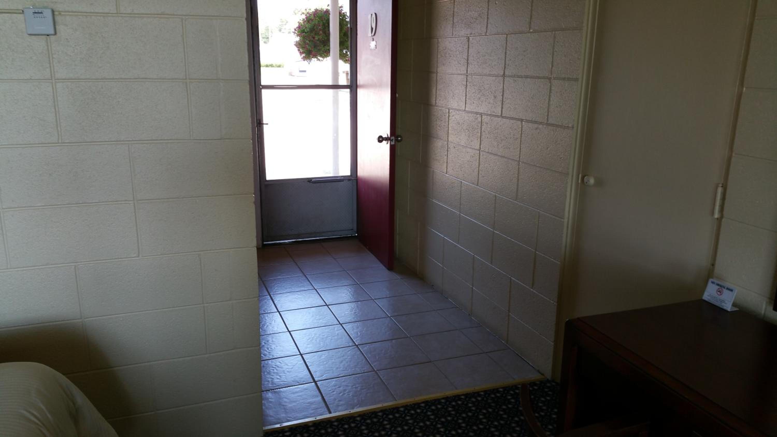 Riverview Motel