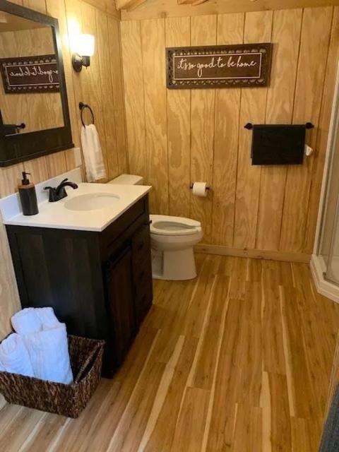 North Fork Cottages & RV Resort