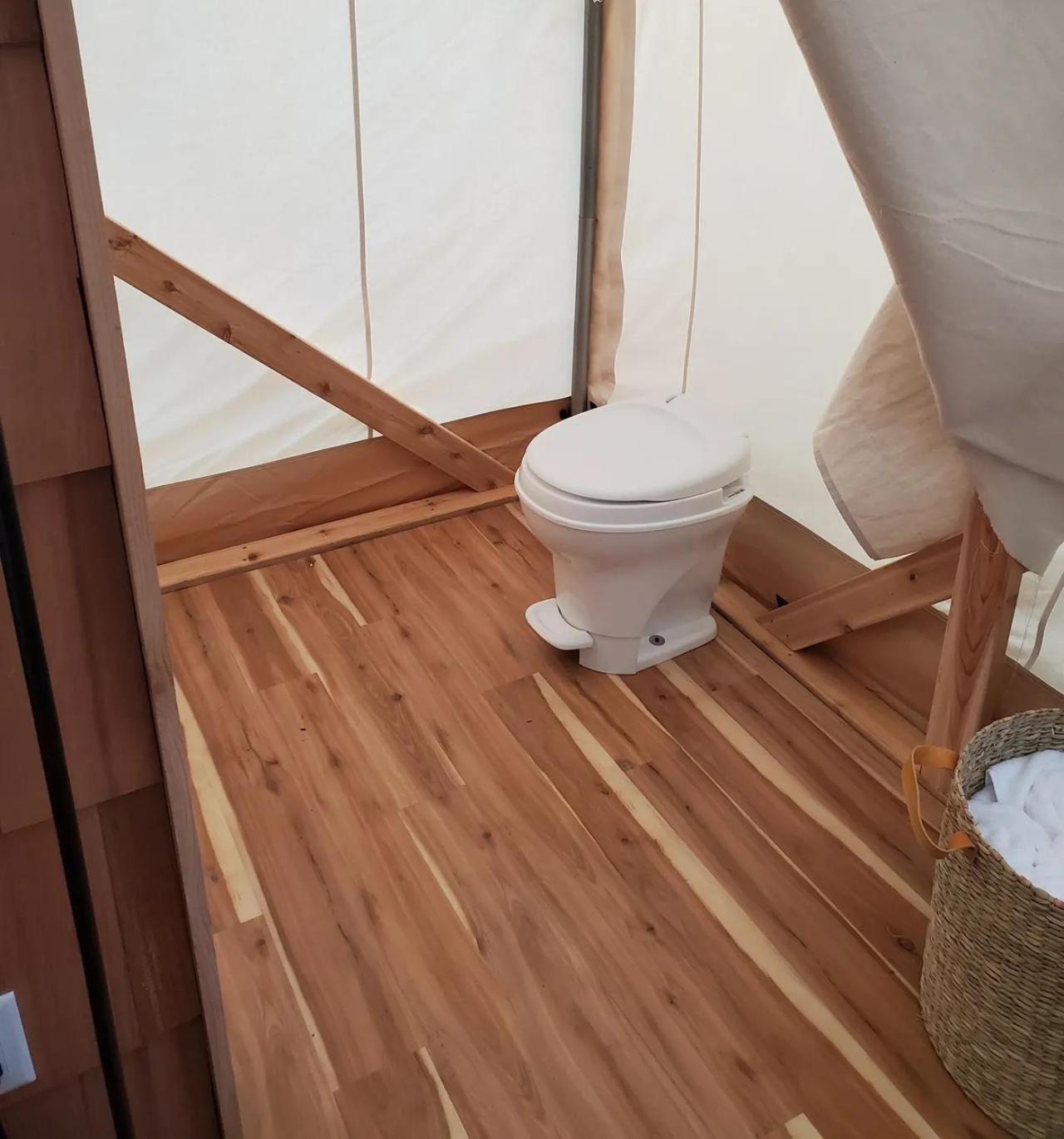 North Fork Cottages & RV Resort