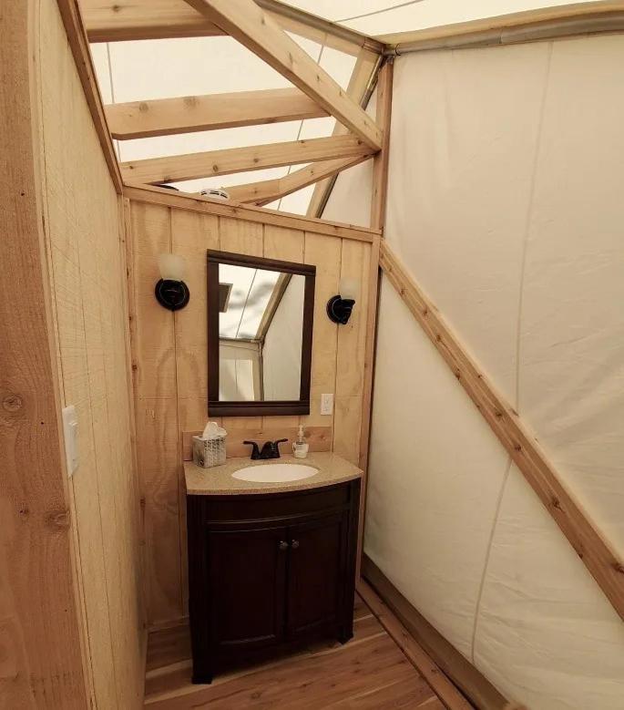 North Fork Cottages & RV Resort