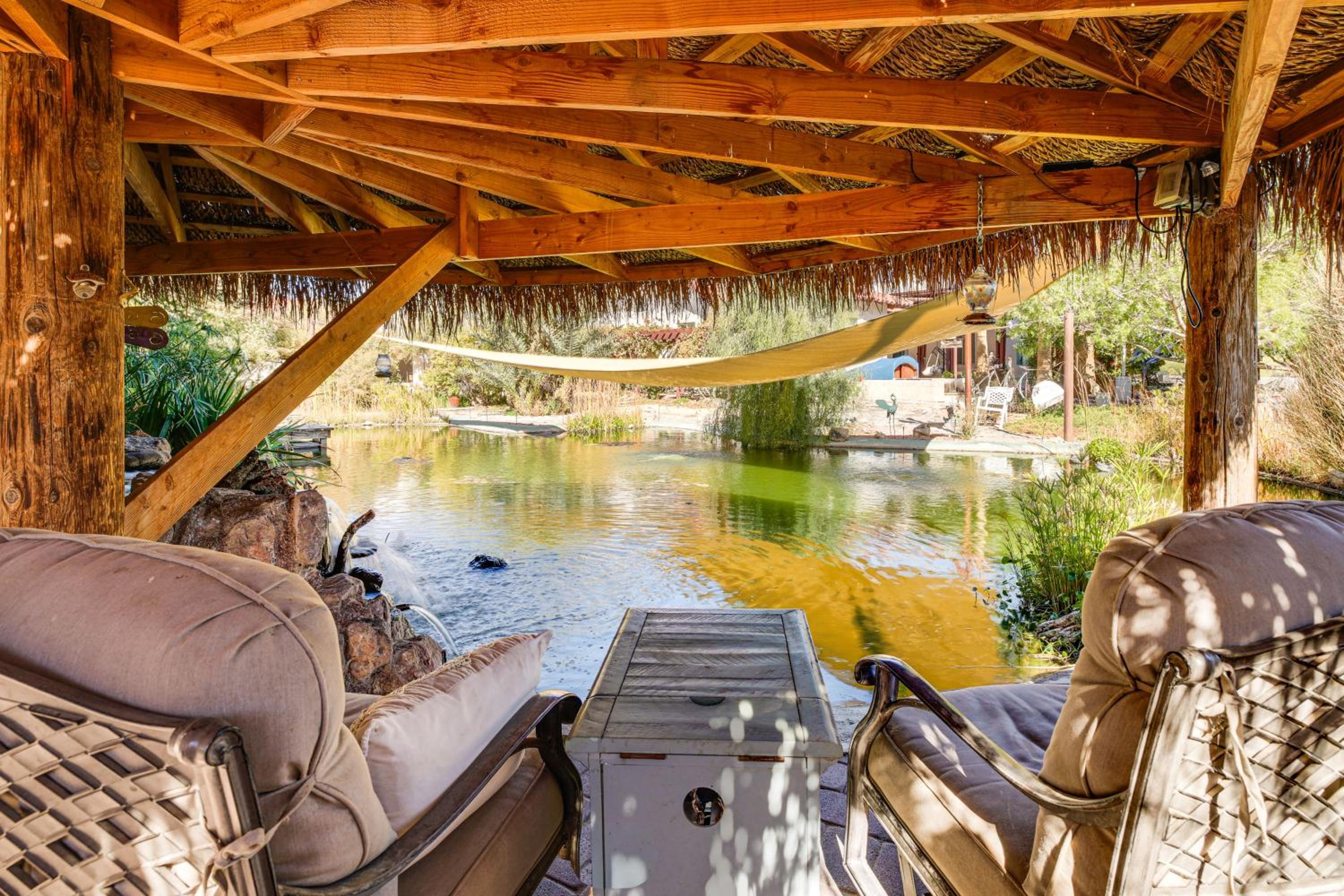 3 Mi to Dtwn Pahrump Romantic Desert Oasis