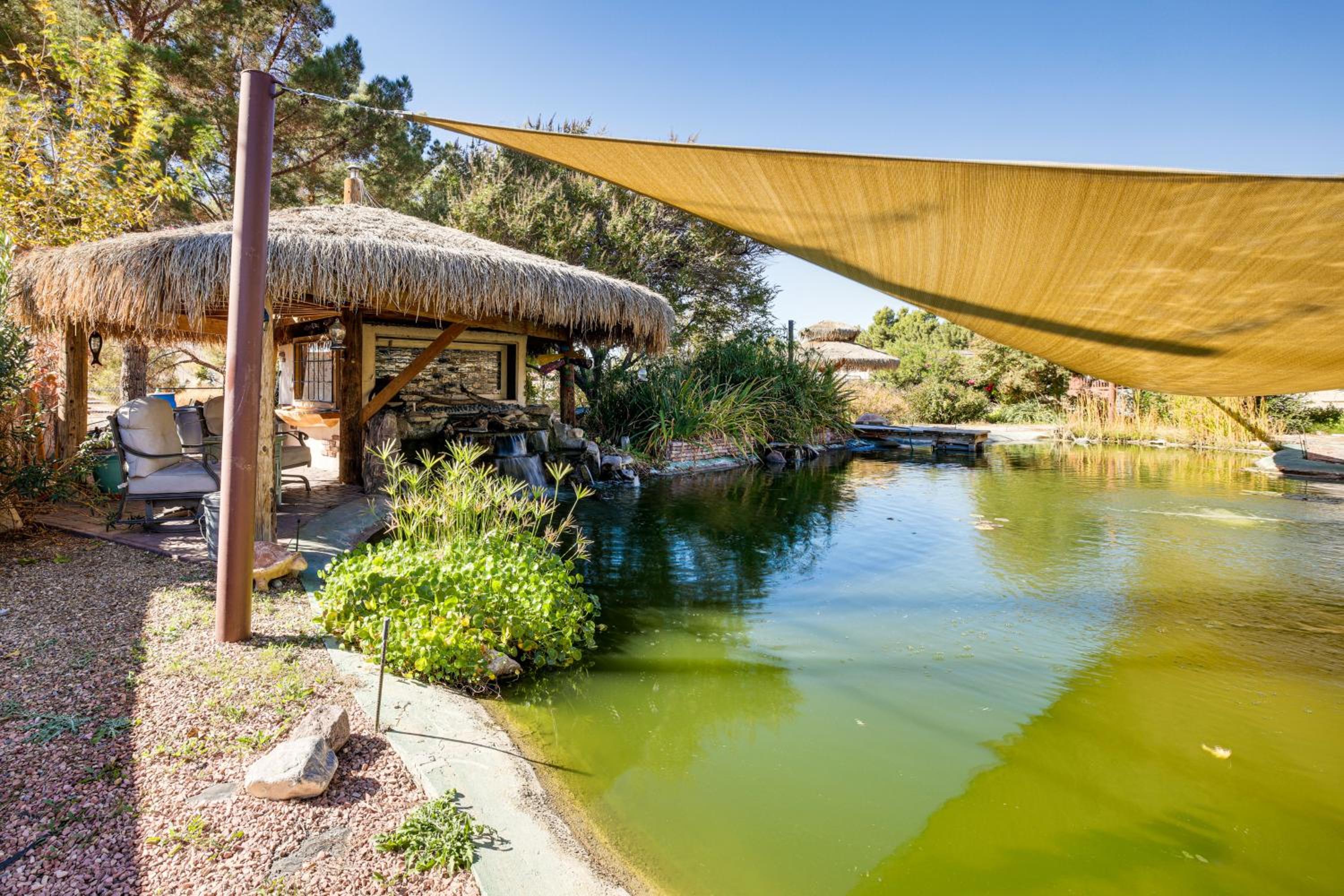 3 Mi to Dtwn Pahrump Romantic Desert Oasis
