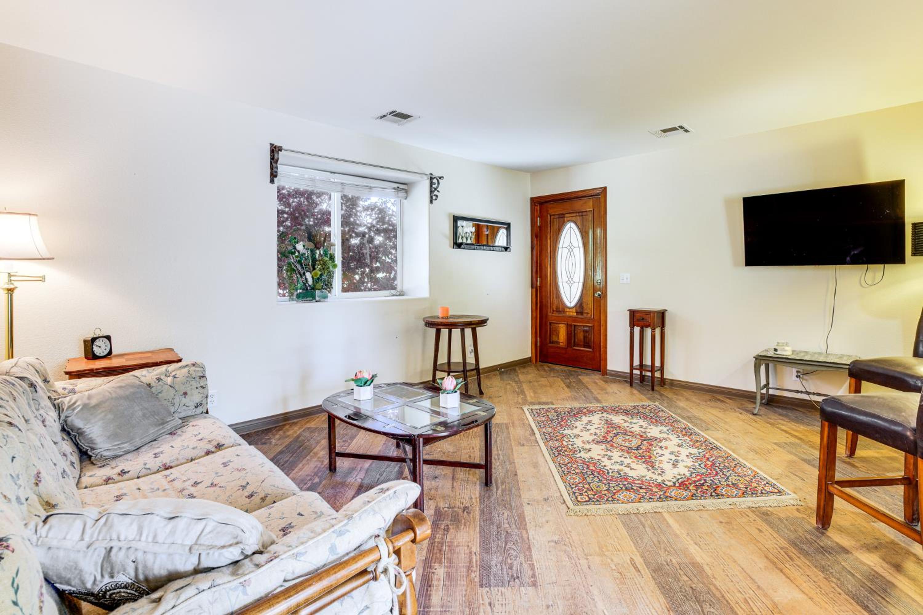 3 Mi to Dtwn Pahrump Romantic Desert Oasis