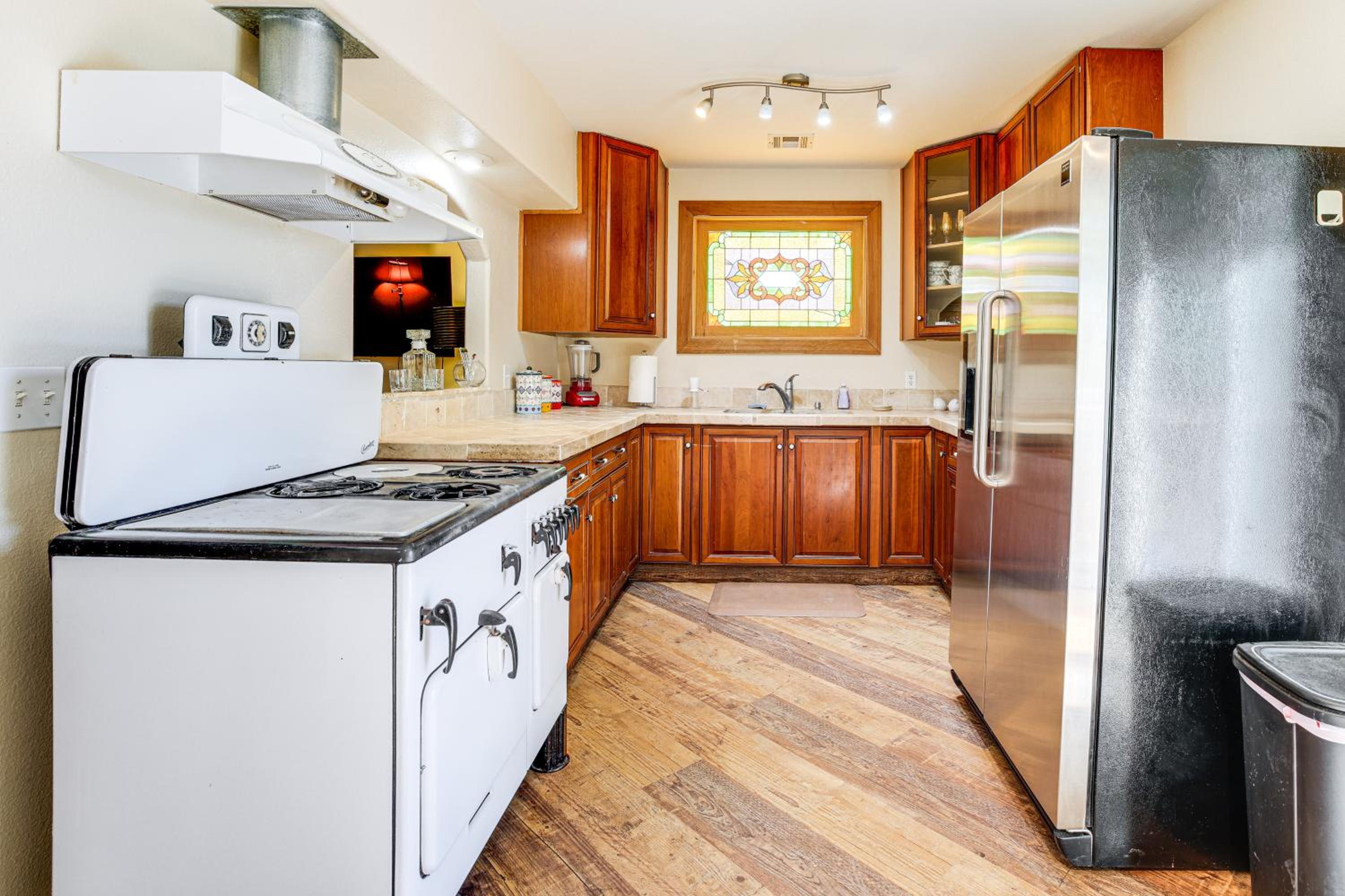 3 Mi to Dtwn Pahrump Romantic Desert Oasis