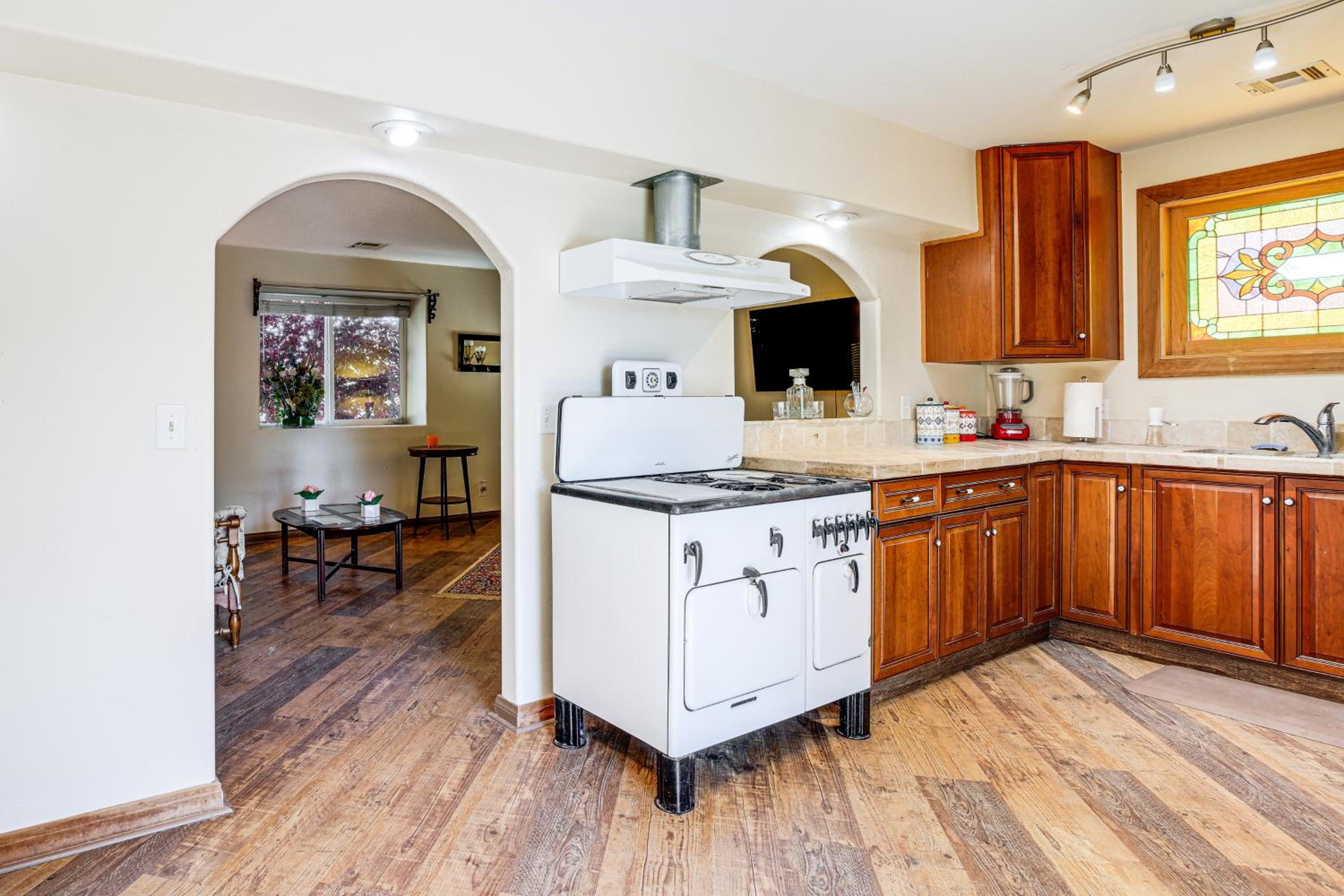 3 Mi to Dtwn Pahrump Romantic Desert Oasis
