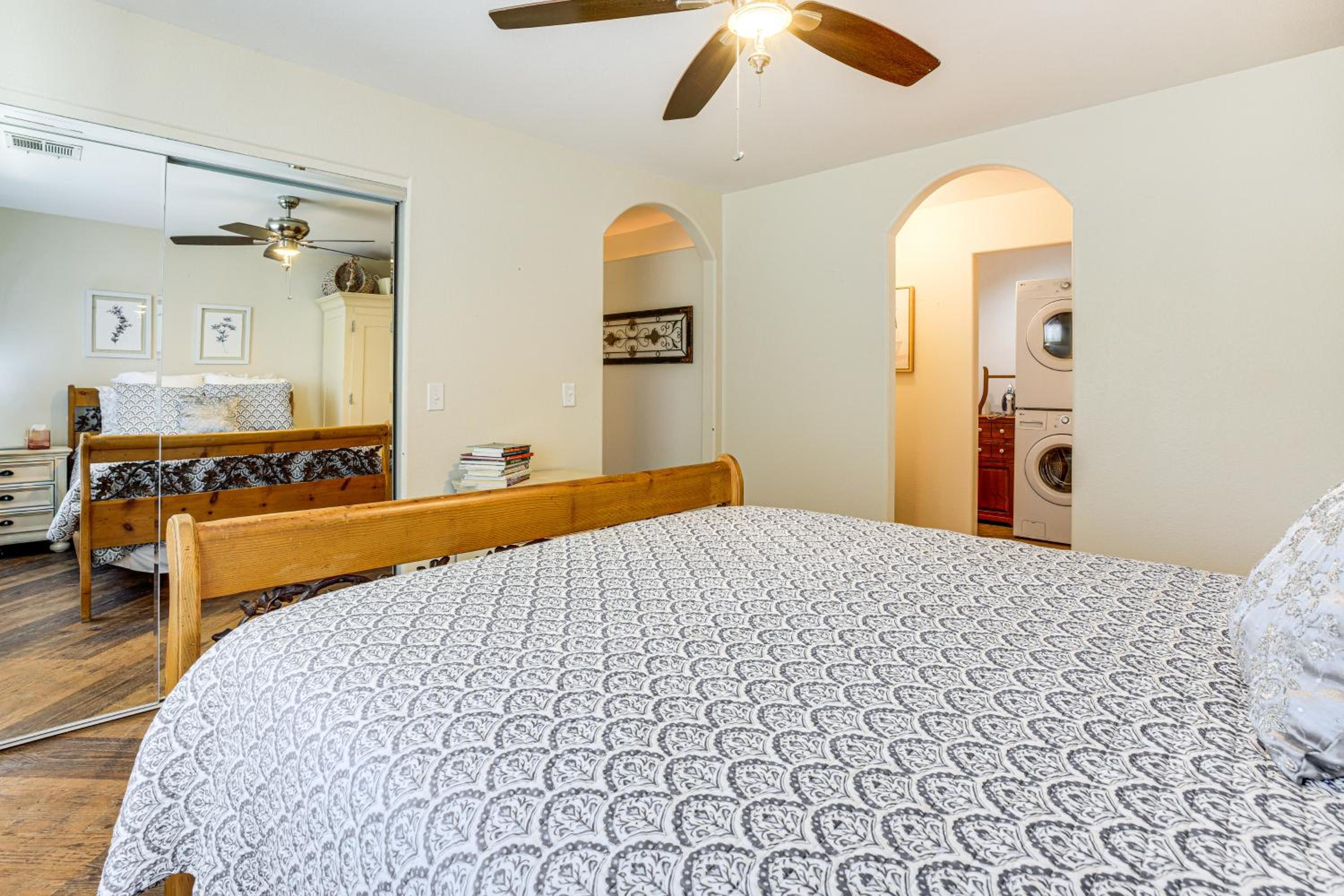 3 Mi to Dtwn Pahrump Romantic Desert Oasis