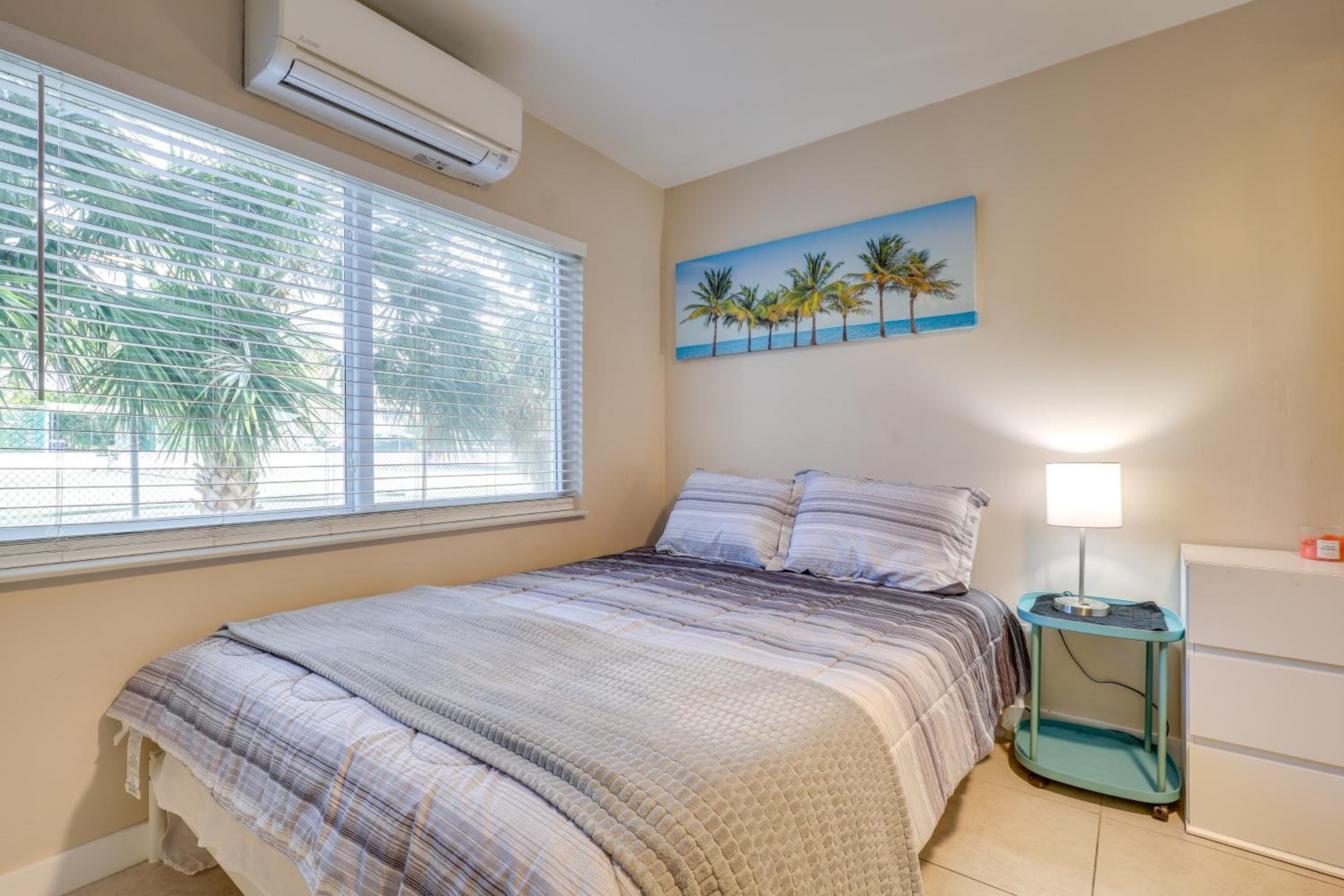 1 Mi to Pompano Beach Pier Pet-Friendly Studio!
