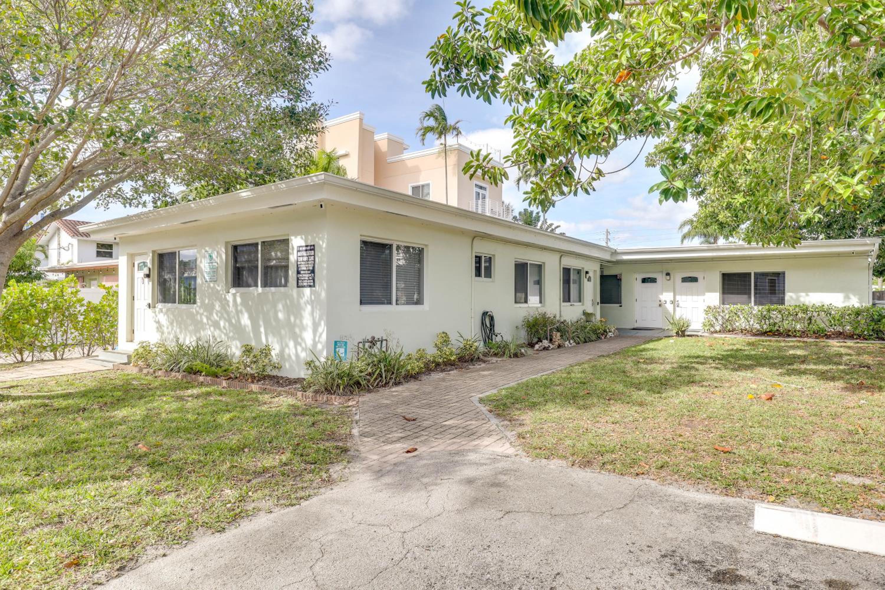 1 Mi to Pompano Beach Pier Pet-Friendly Studio!
