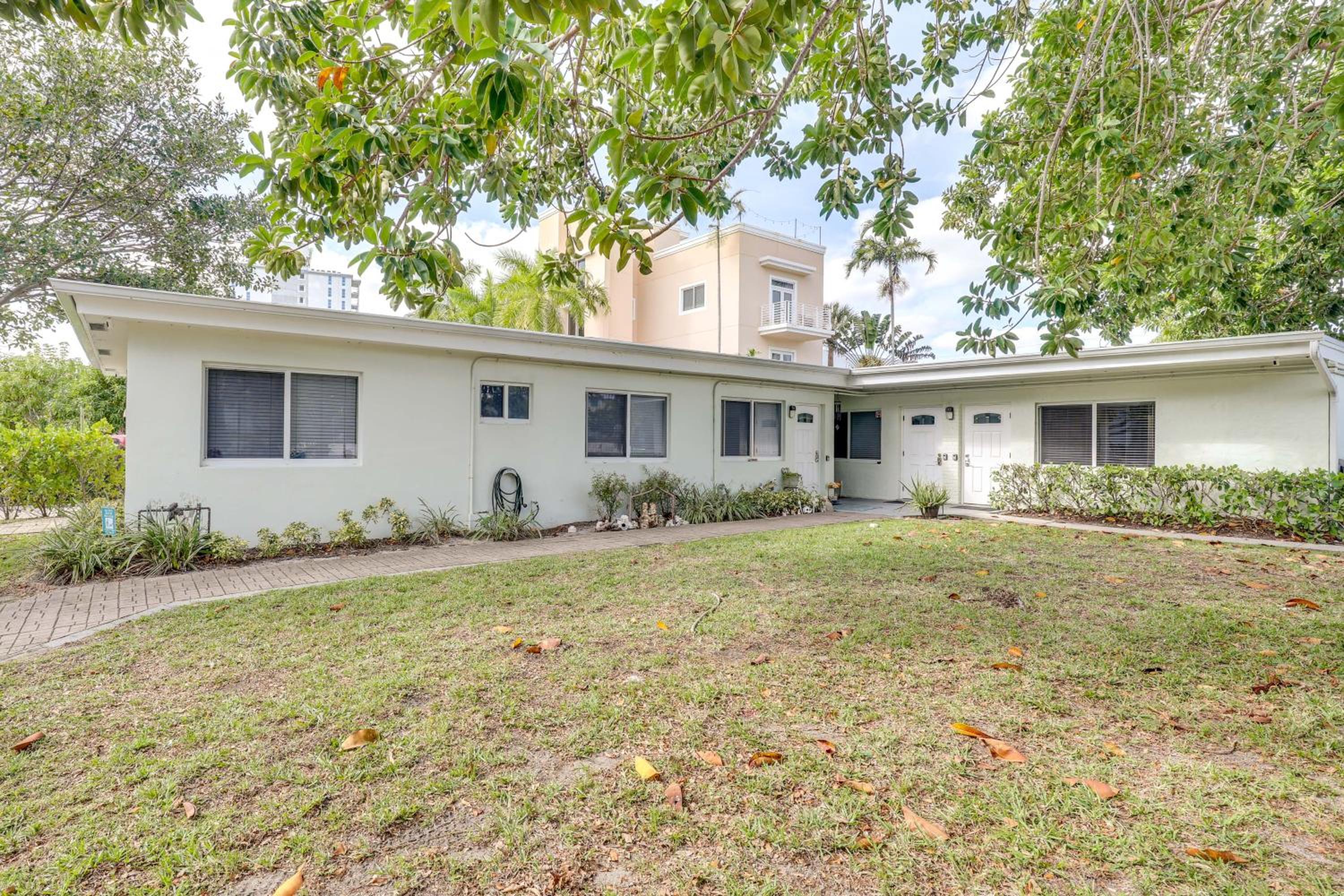 1 Mi to Pompano Beach Pier Pet-Friendly Studio!