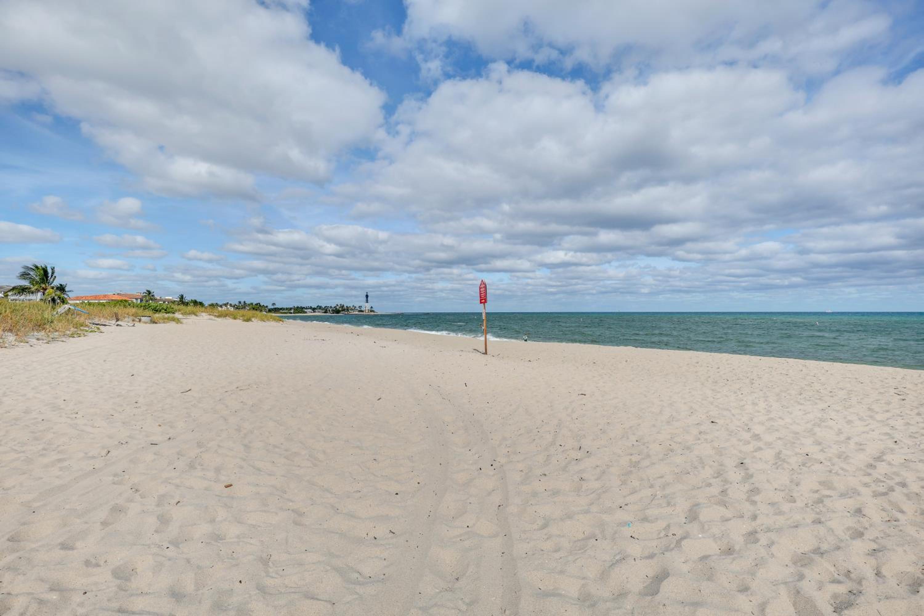 1 Mi to Pompano Beach Pier Pet-Friendly Studio!