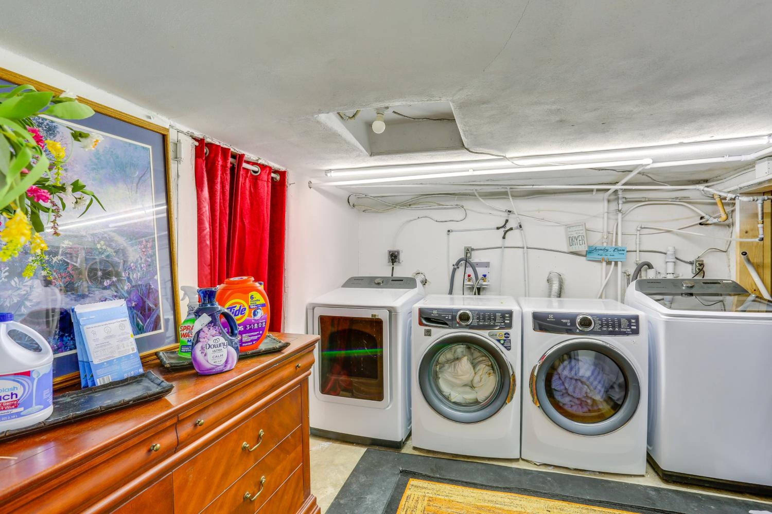 1 Mi to Bizz Johnson Trail! Walkable Apt with Perks