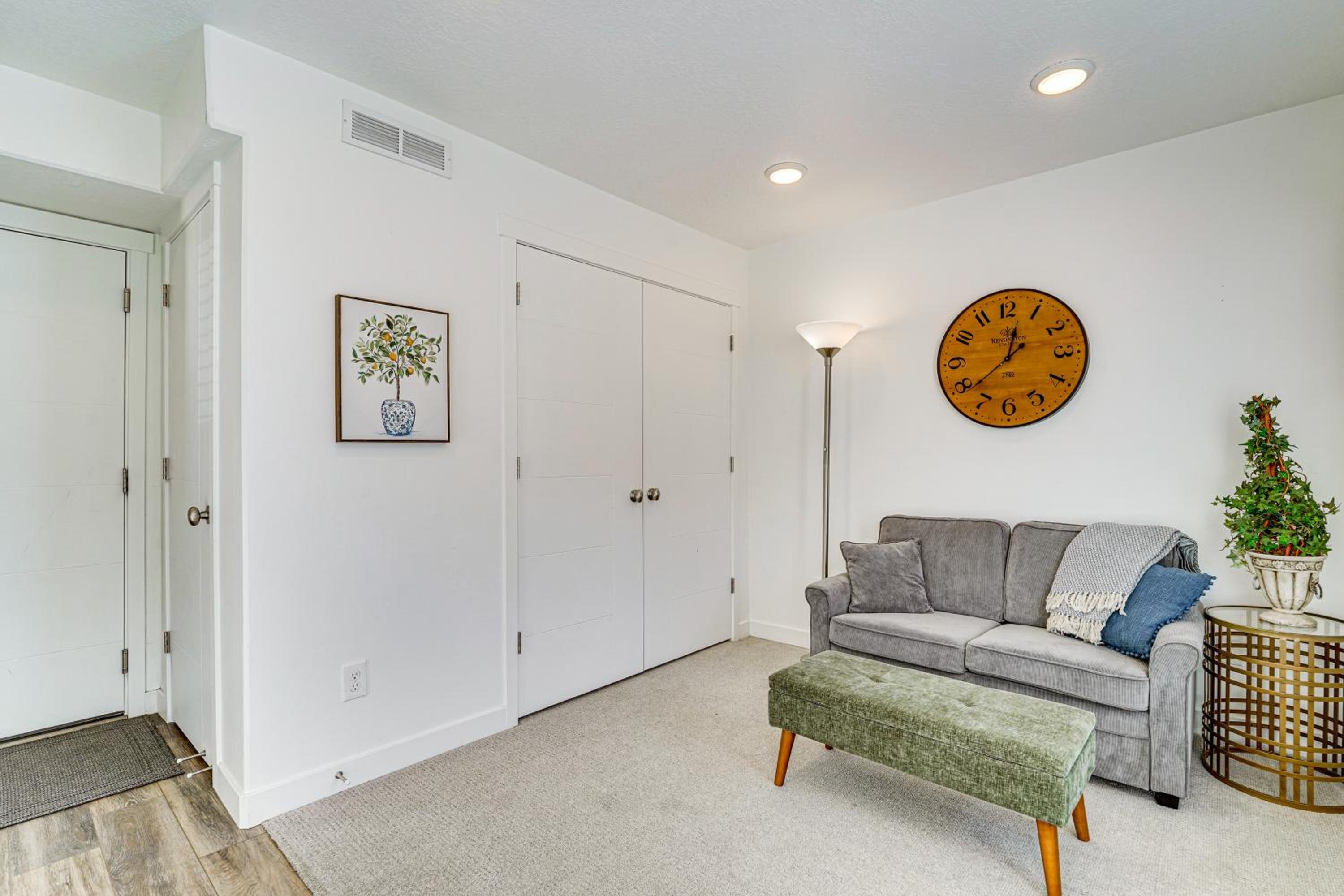 7 Mi to Park City Mtn! Multi-Level Unit with Balcony