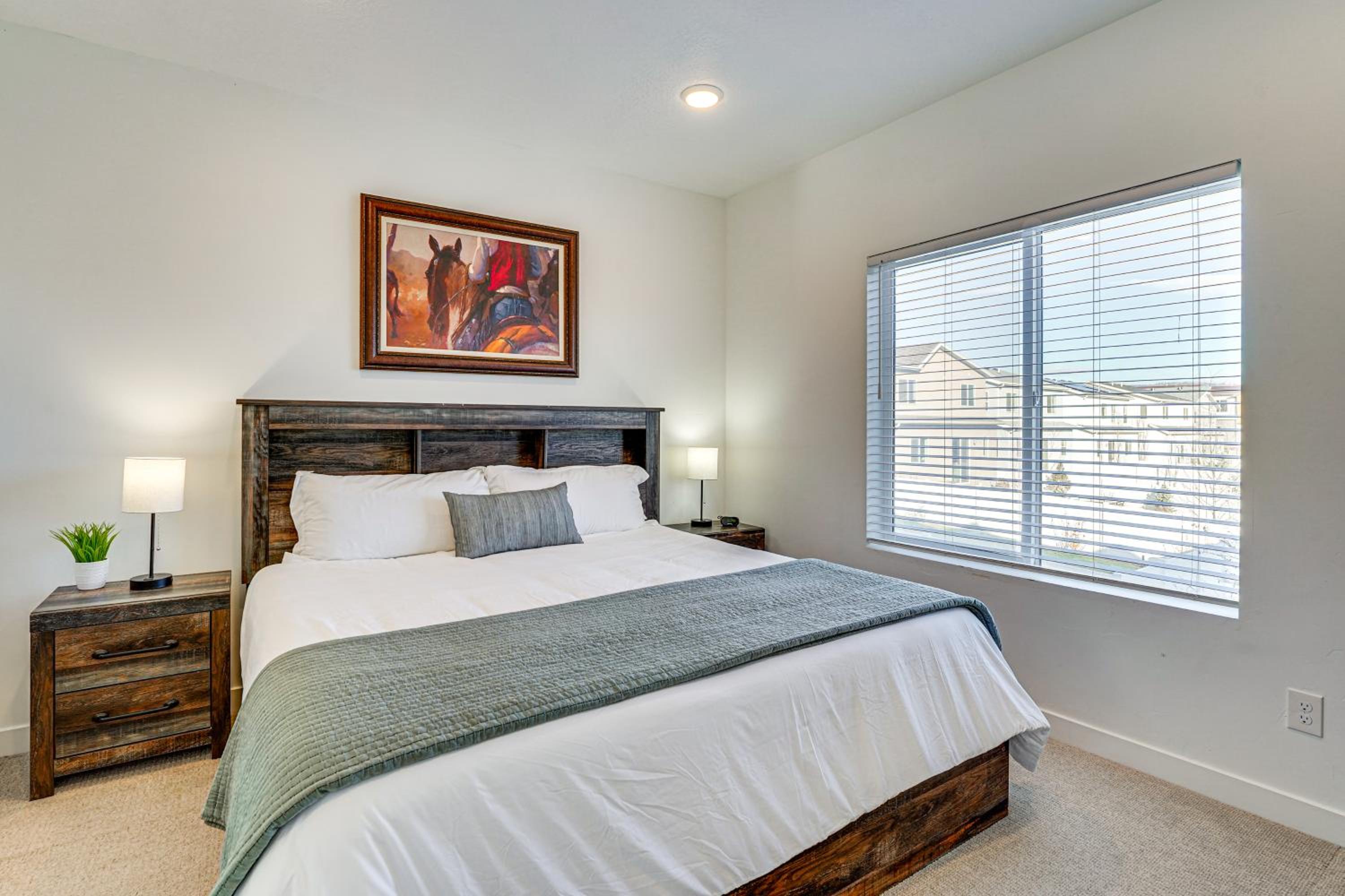 7 Mi to Park City Mtn! Multi-Level Unit with Balcony