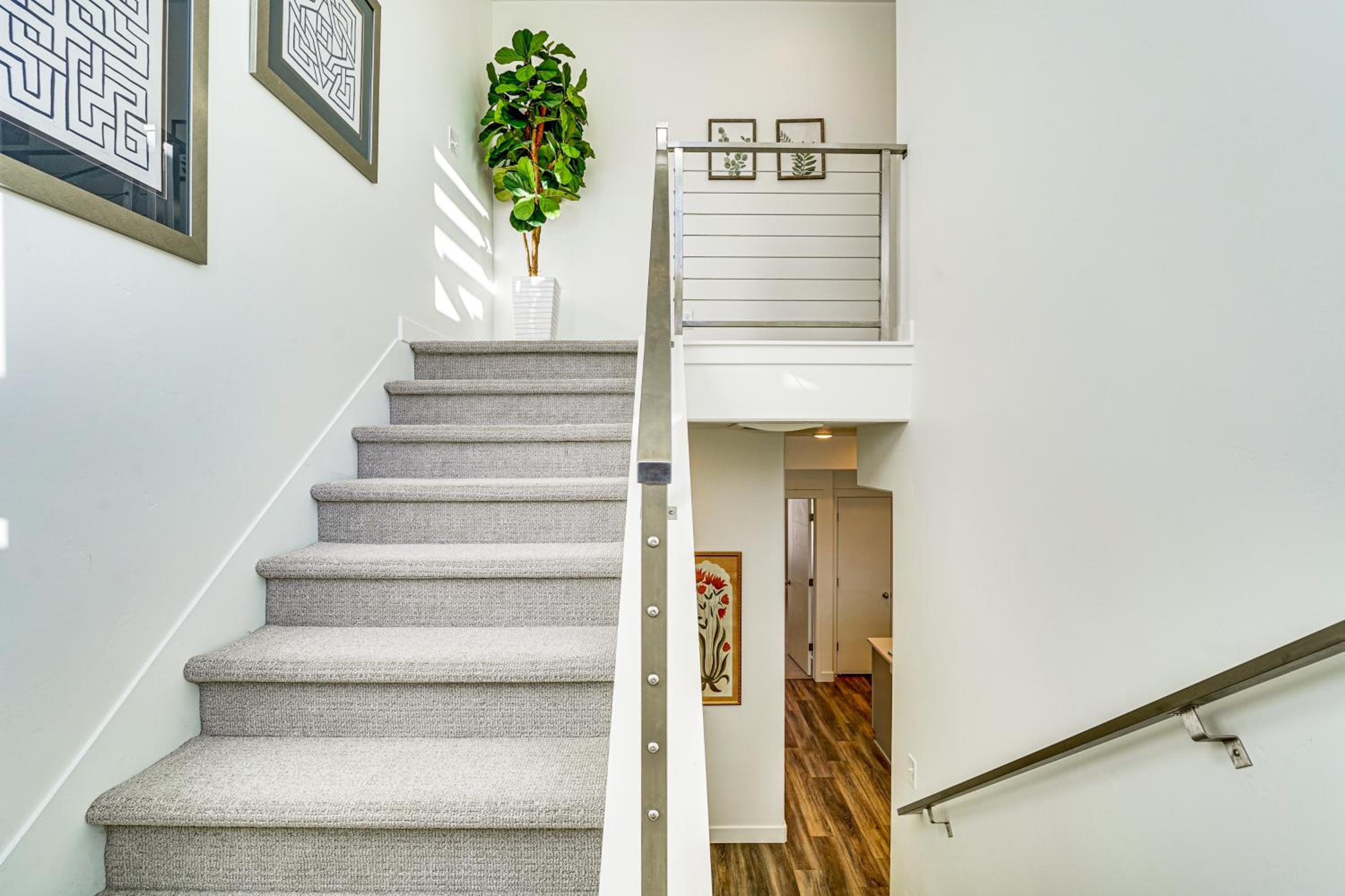 7 Mi to Park City Mtn! Multi-Level Unit with Balcony