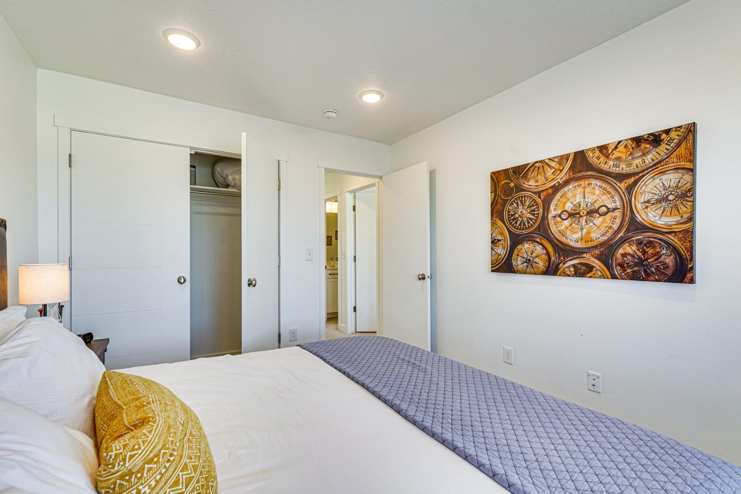 7 Mi to Park City Mtn! Multi-Level Unit with Balcony