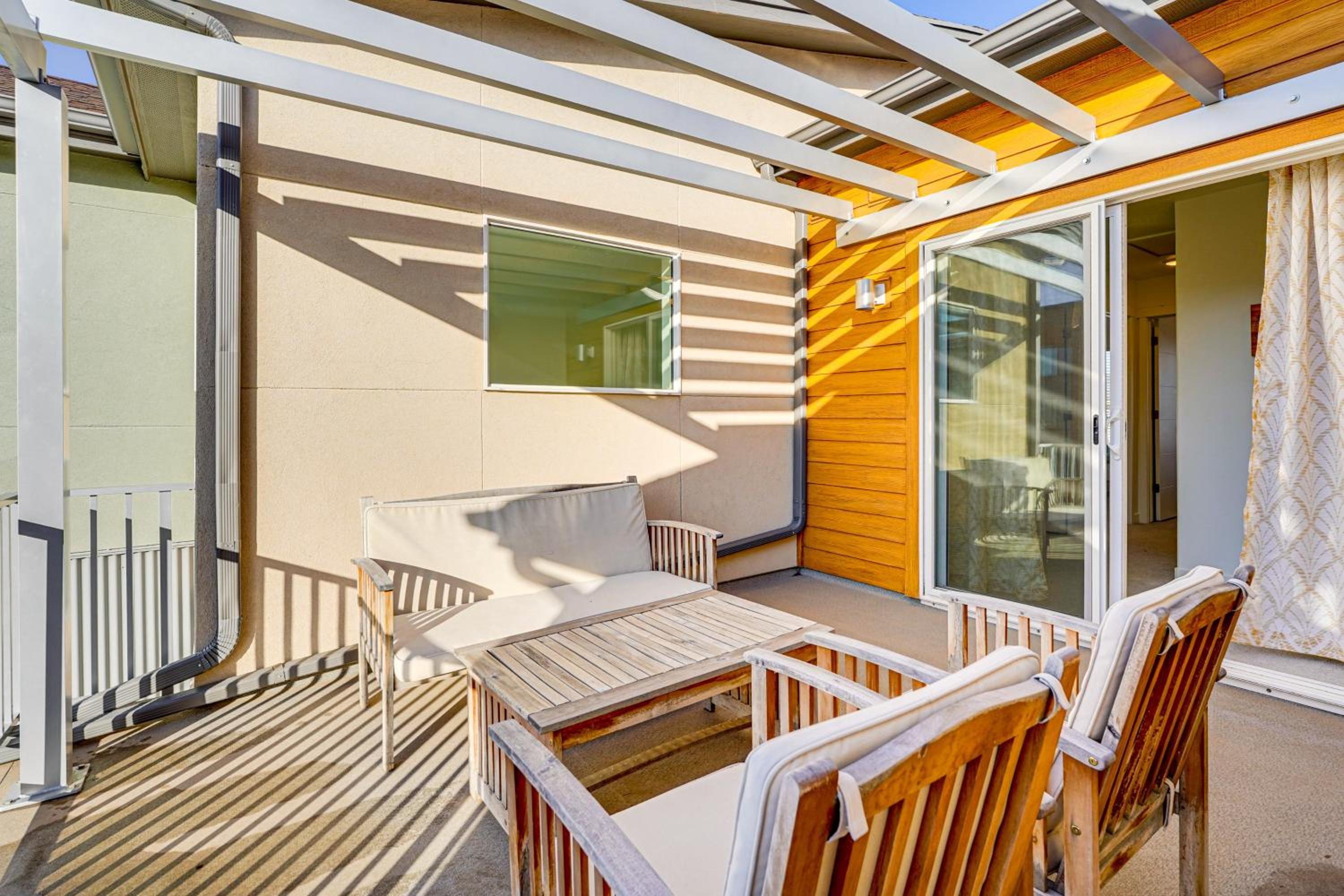 7 Mi to Park City Mtn! Multi-Level Unit with Balcony