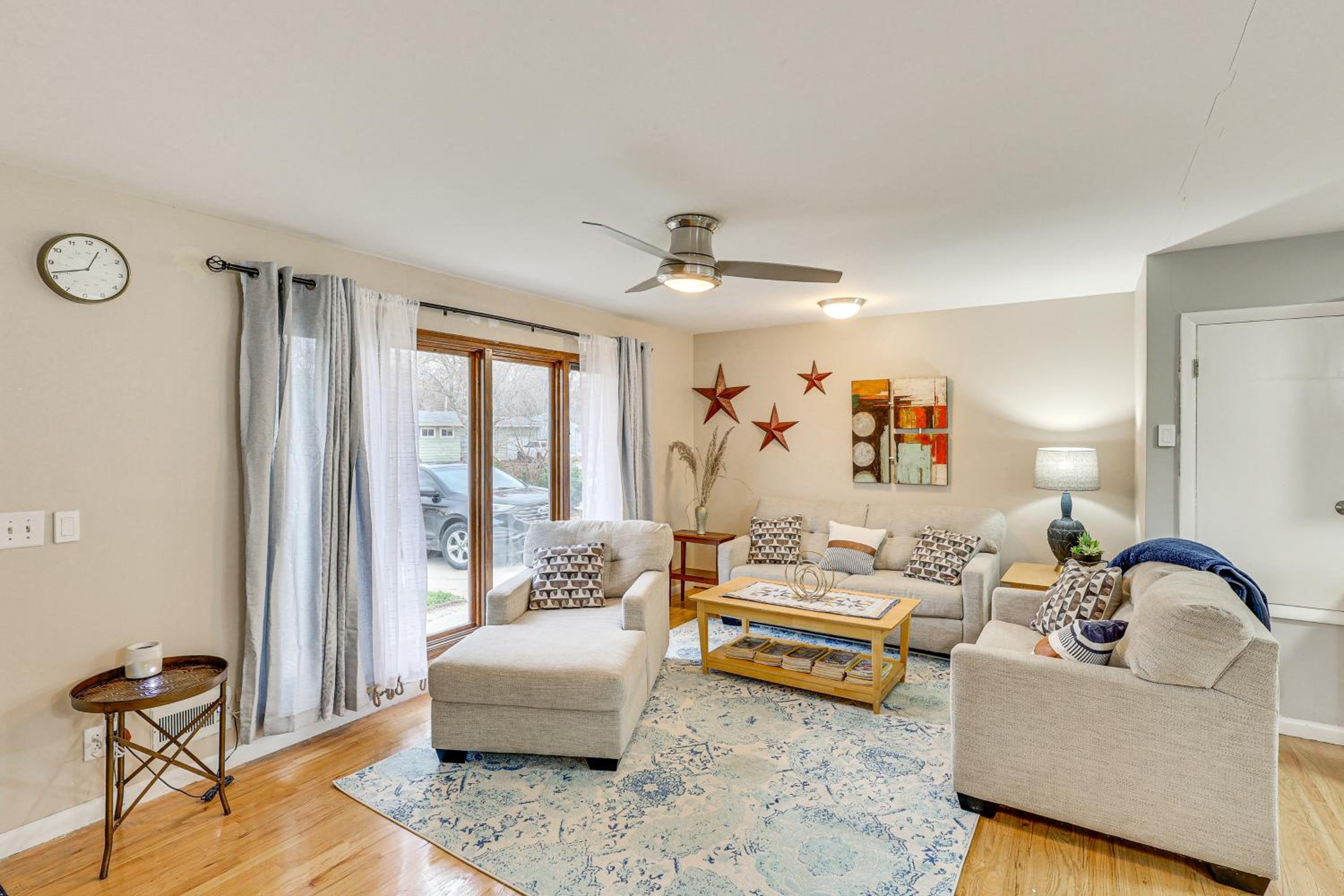6 Mi to Dtwn Cozy Omaha Apt with Private Yard!
