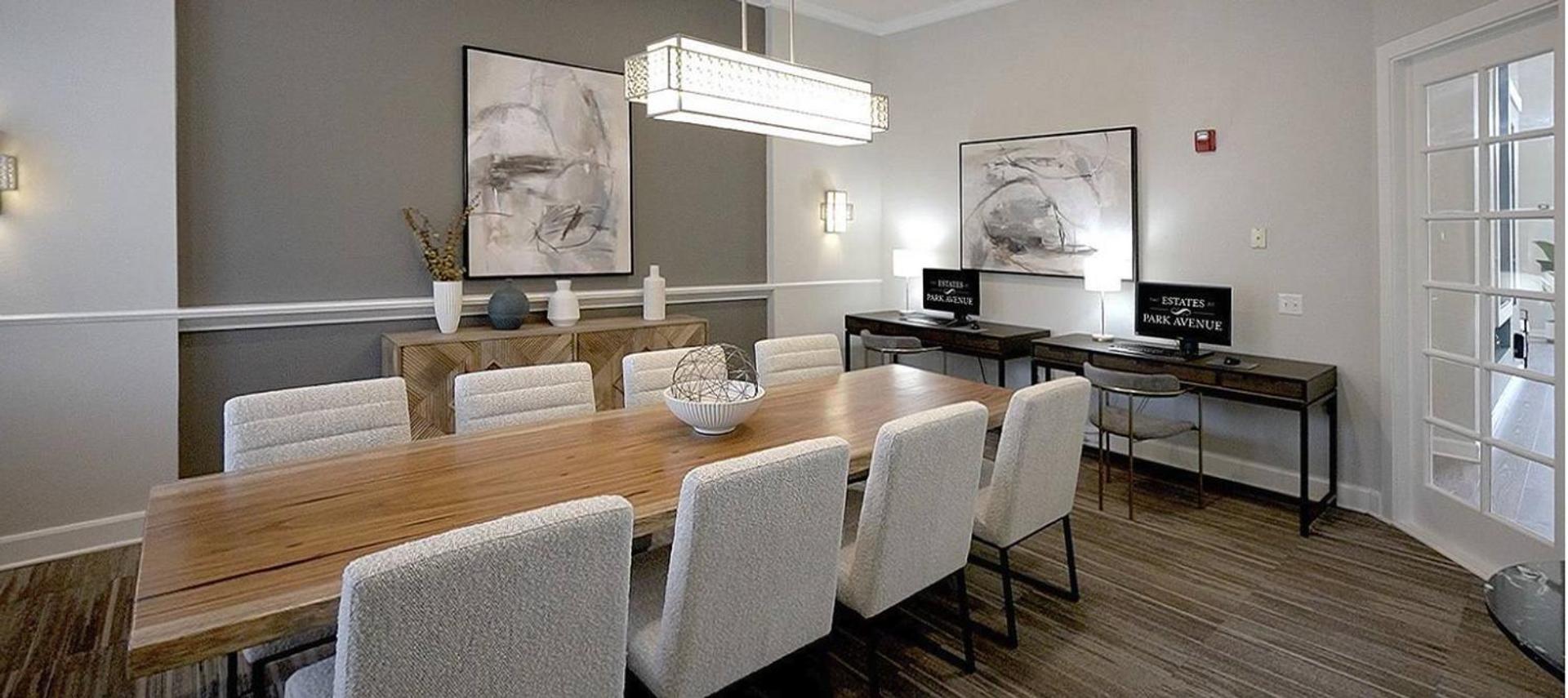 Landing Stunning 1BD Gym Pool