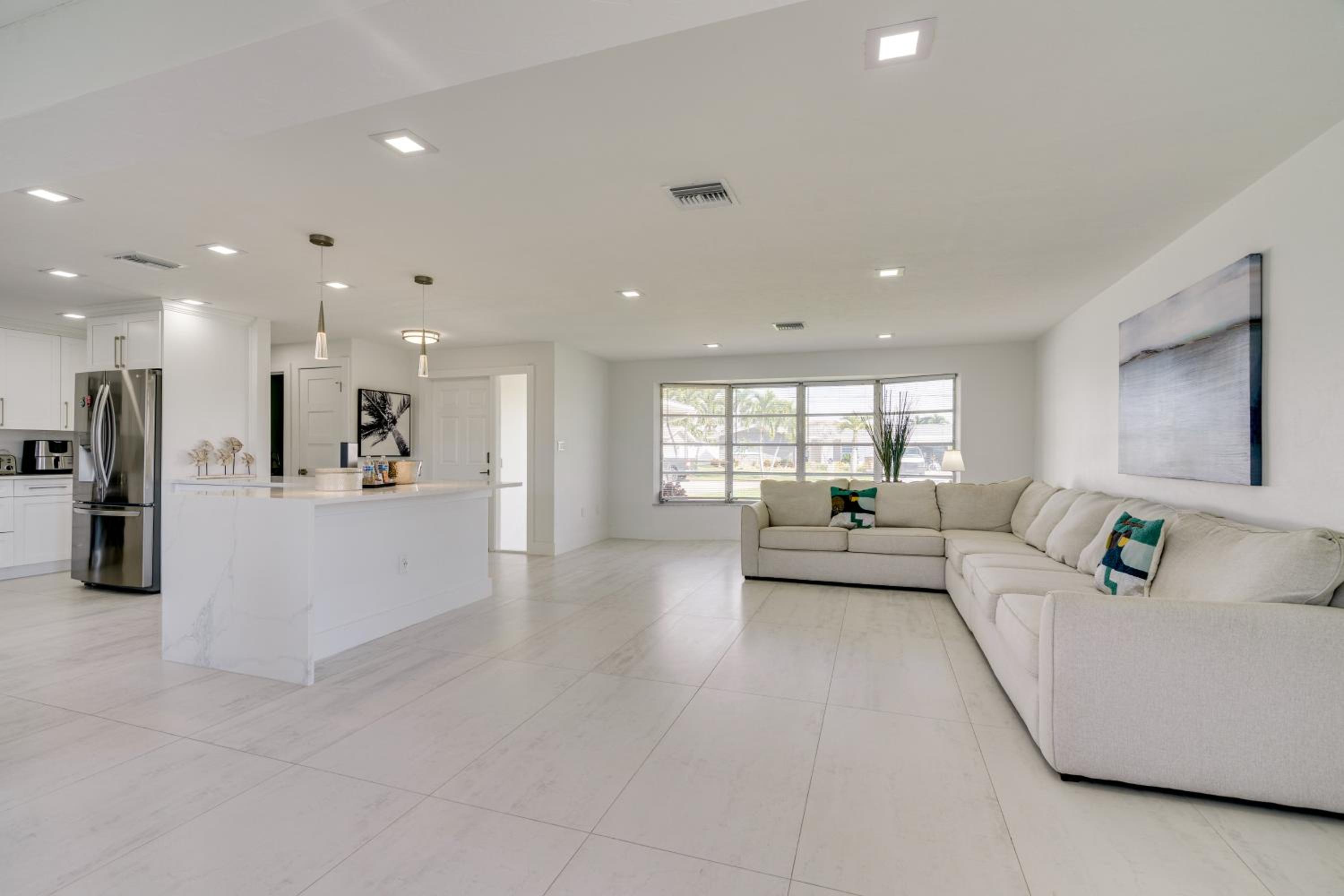 2 Mi to Marina and Beach Cape Coral Home with Dock