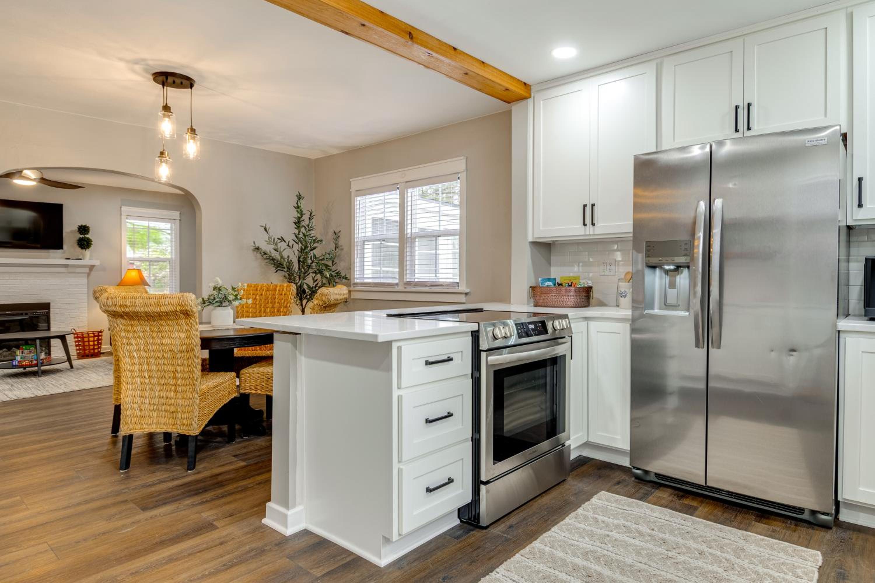 Walk to Downtown Frankfort Patio, Firepit and More!