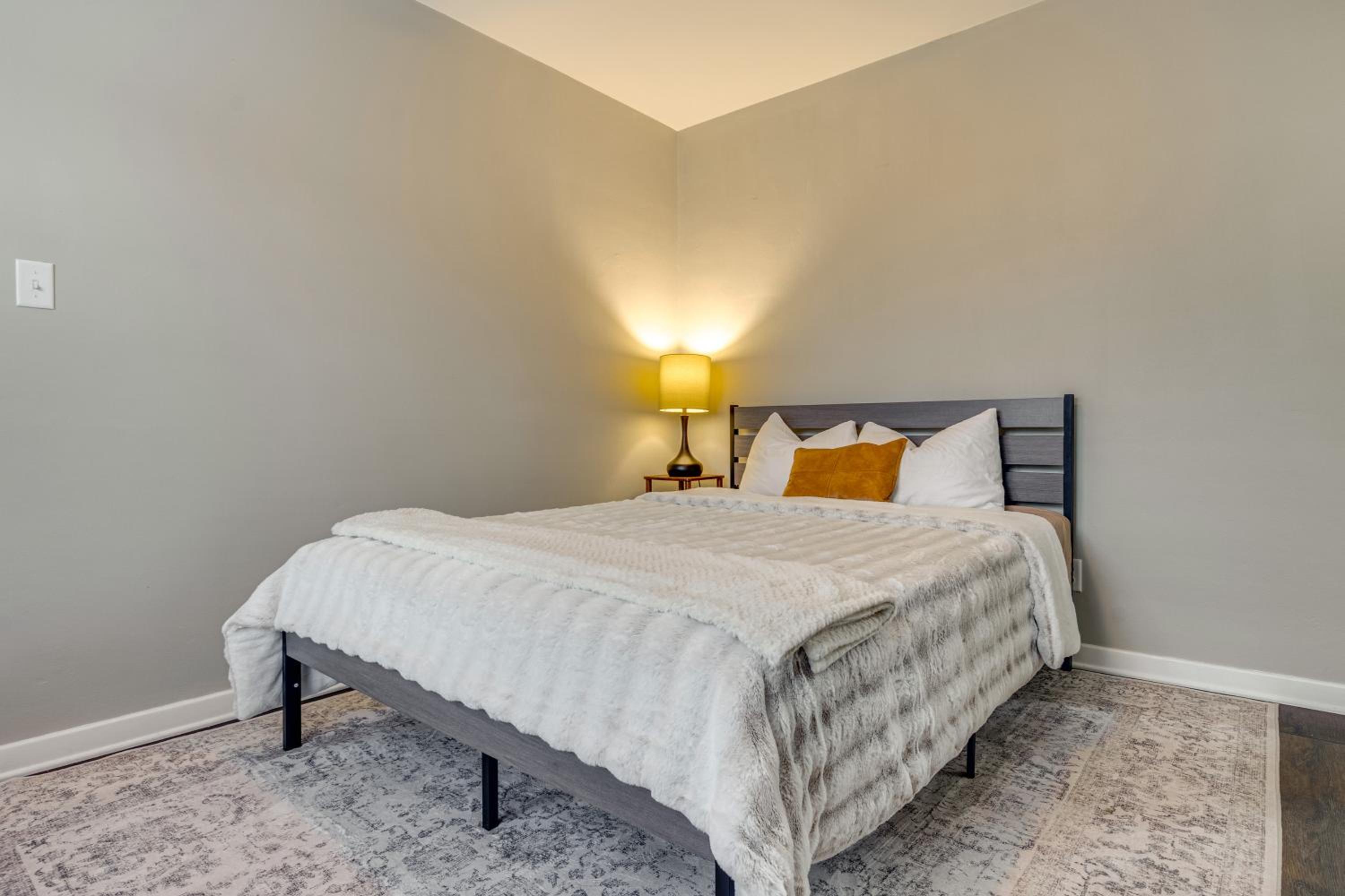 Walk to Downtown Frankfort Patio, Firepit and More!