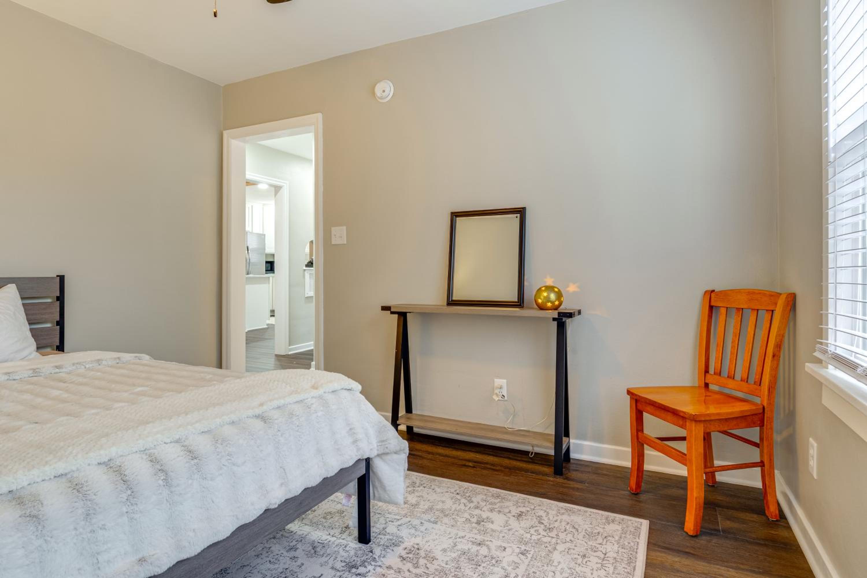 Walk to Downtown Frankfort Patio, Firepit and More!